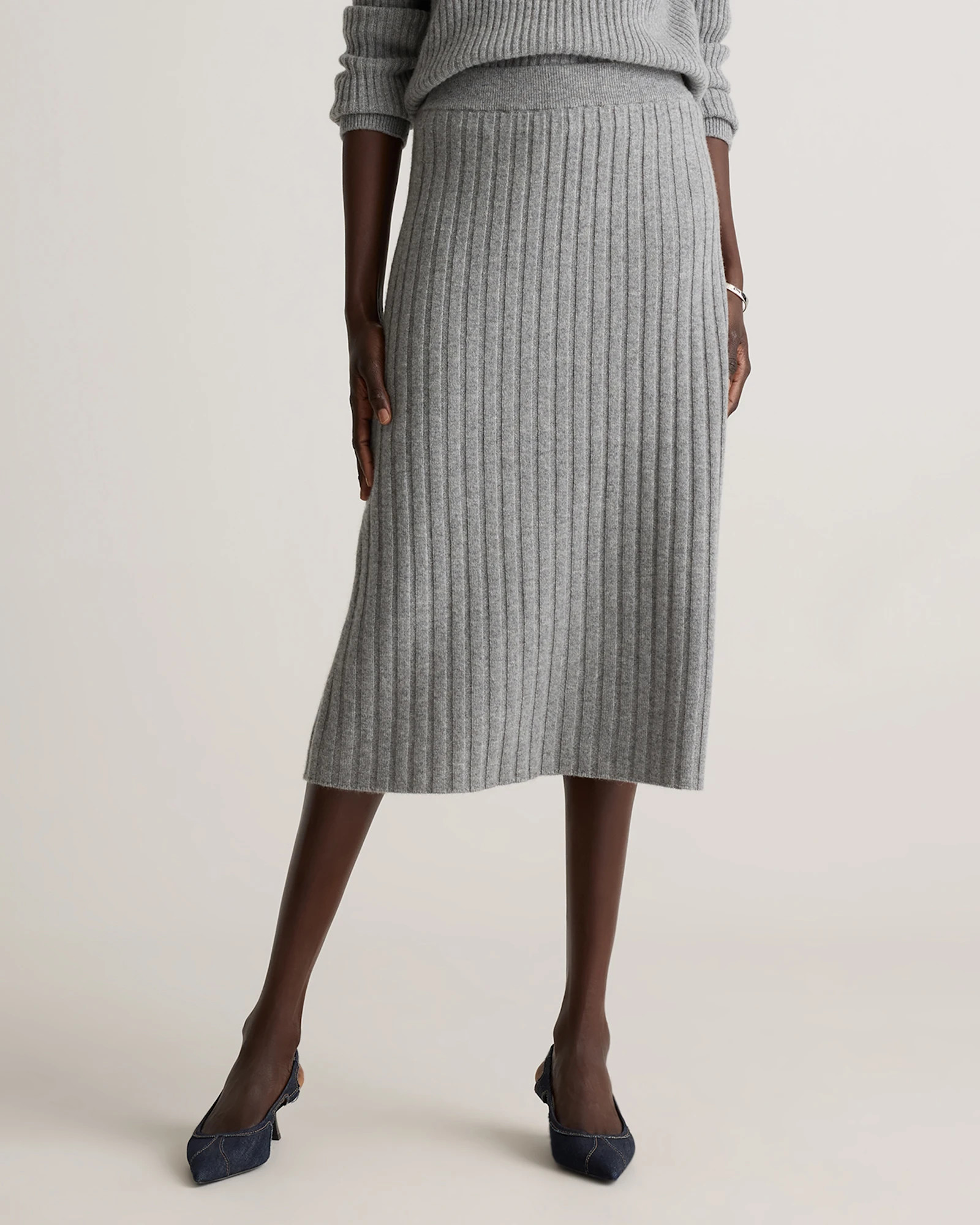 Quince | Women's Mongolian Cashmere Midi Skirt in Black, Size XS | Quince
