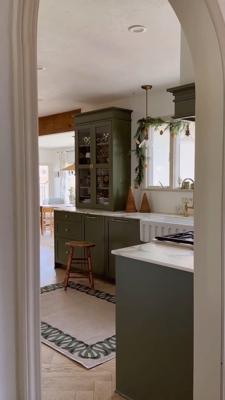 The kitchen is ready for Christmas 🎄❤️
-
Christmas decor. Kitchen decor. Holiday decor. Home decor. Area rug

#LTKHoliday #LTKHome #LTKVideo