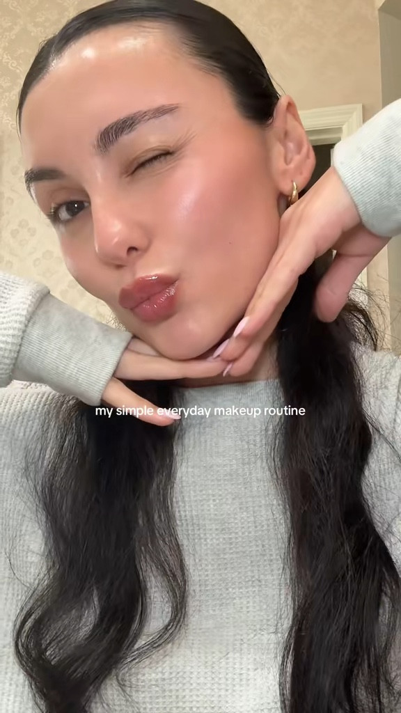 Every day makeup, makeup, clean girl makeup, natural makeup, skincare, light makeupp

#LTKFindsUnder50 #LTKBeauty #LTKWatchNow