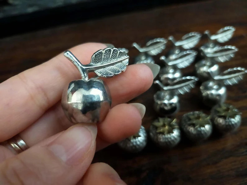 Vintage Works of Art in White Metal Table, Place Marker, Name Holder, Card Holder, Photo Holder, ... | Etsy (US)