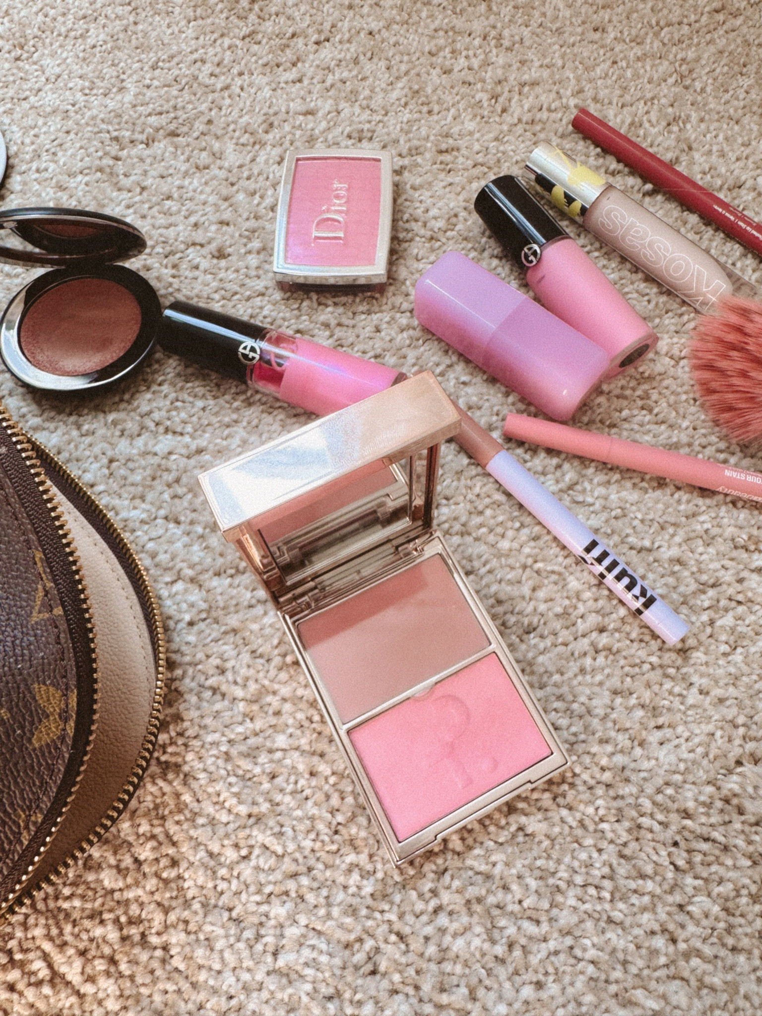 Favorite summer beauty pinks 

#LTKgrwm #LTKOver40 #LTKBeauty