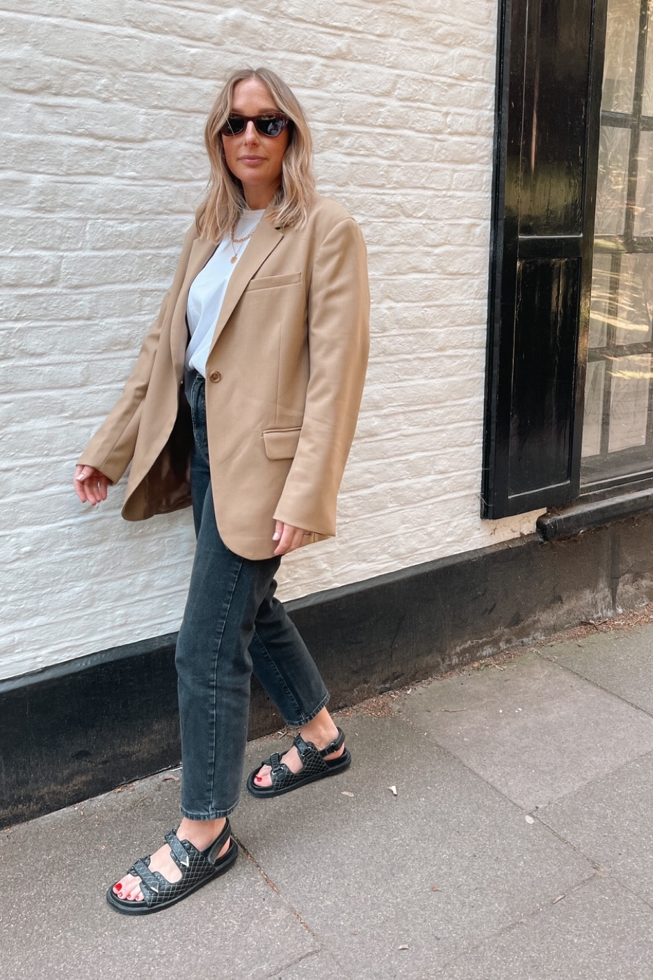 Spring failsafe.
Blazer tee jeans and dad sandals 

#LTKSeasonal #LTKunder100 #LTKunder50