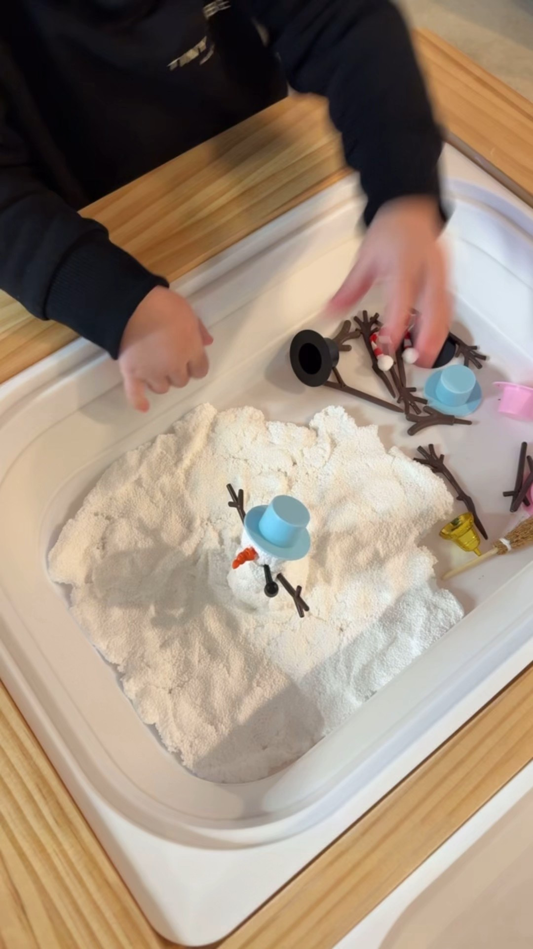 Let’s build a snowmen☃️❄️

#LTKmomlife #LTKKids #LTKHoliday