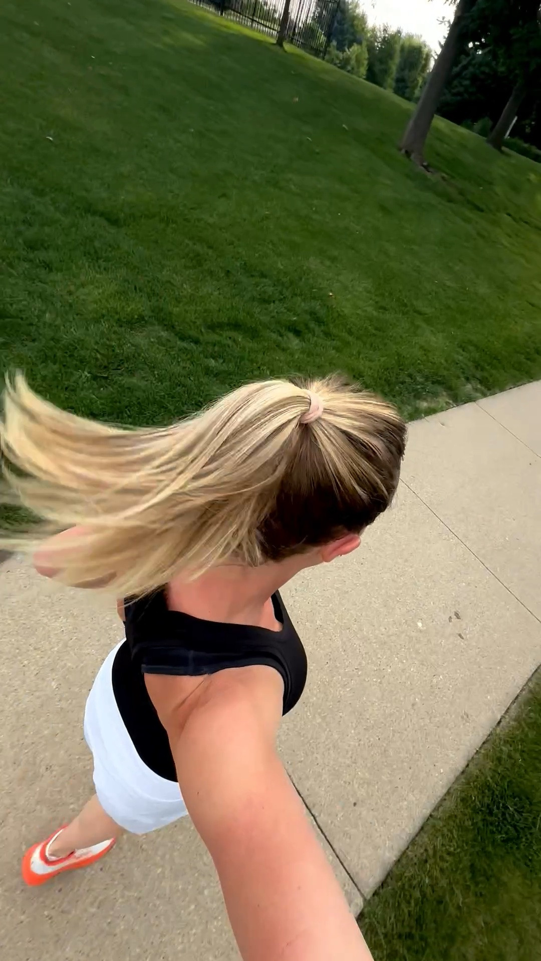 Perfect morning run! Highly recommend running with food cooking back home for accountability to get it done in a certain amount of time 🙃

#LTKfitnessgoals #LTKmorningroutine #LTKActive