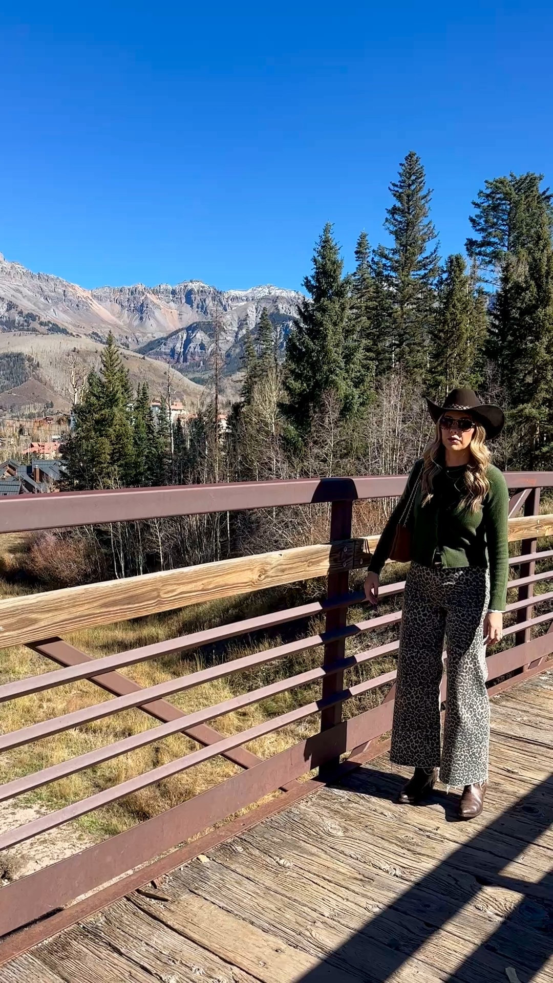 Telluride ootd! 

#LTKSeasonal #LTKSaleAlert #LTKFindsUnder100