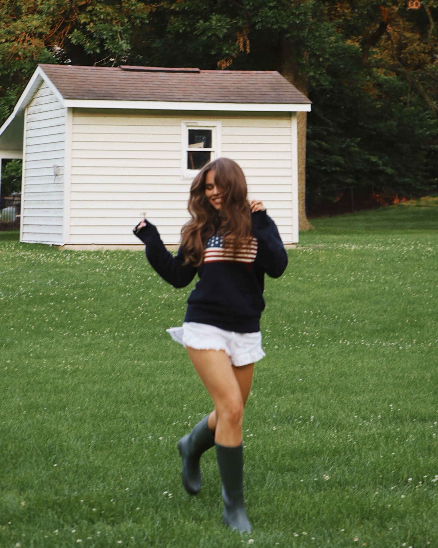 Summer cozy style 🇺🇸 #summeroutfit #fashion #style #sweater #rainboots

#LTKootd #LTKSeasonal