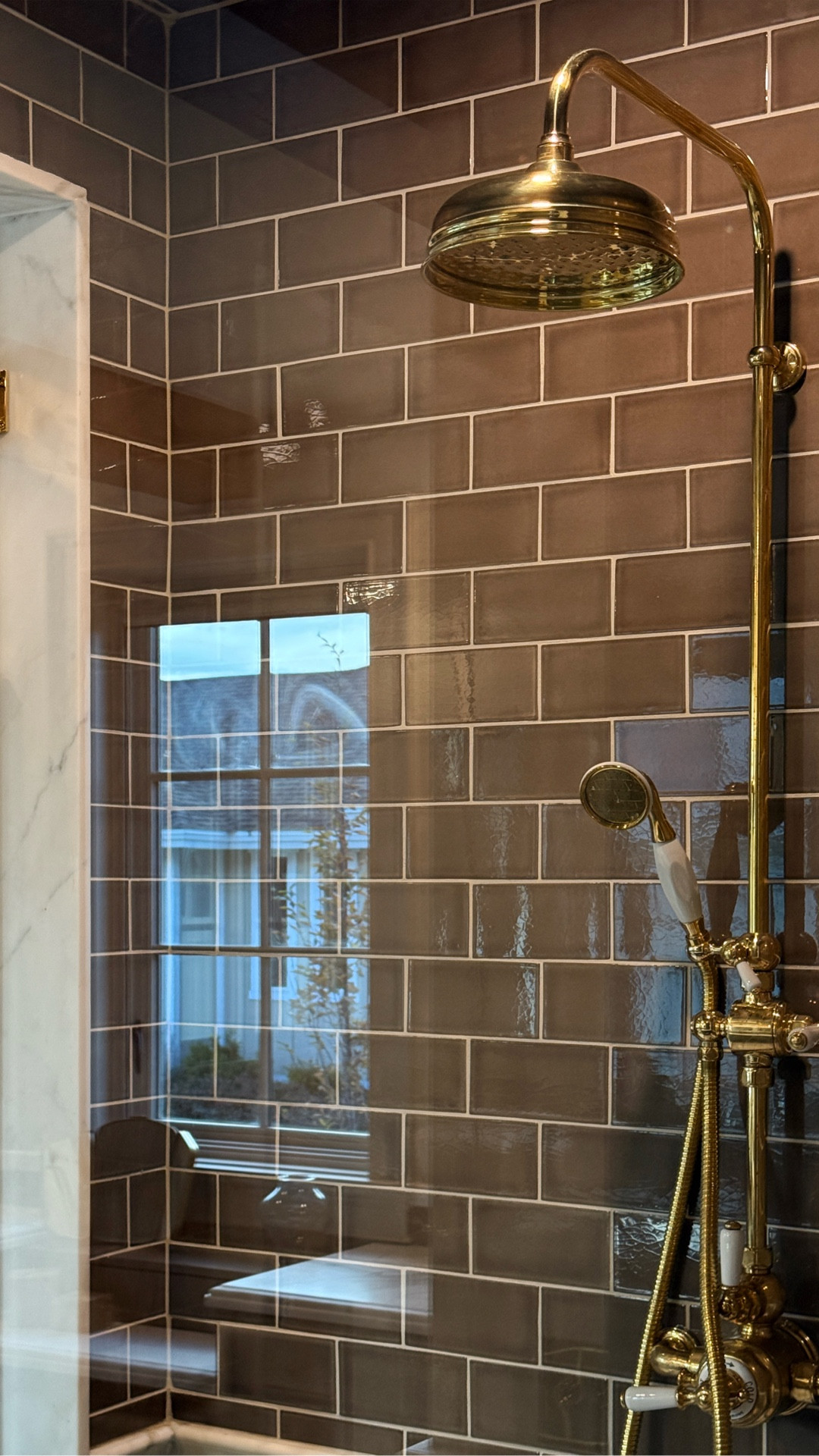 Feeling very inspired by this brass and brown combination from the @studiomcgee shoot... linking some of my current favorite brass plumbing fixture saves!

#LTKHome