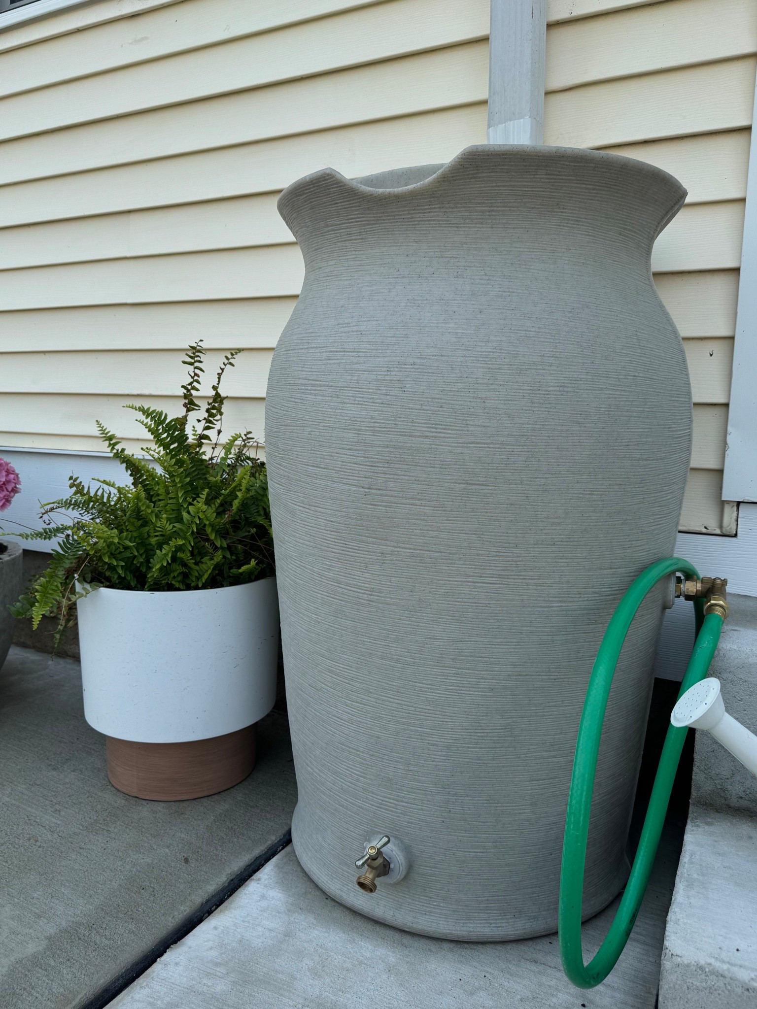 our backyard rain barrel 🚿🪴🌸

rain barrel, gardening, backyard finds, wayfair, wayfair finds 

#LTKSummerEdit #LTKHome #LTKSeasonal