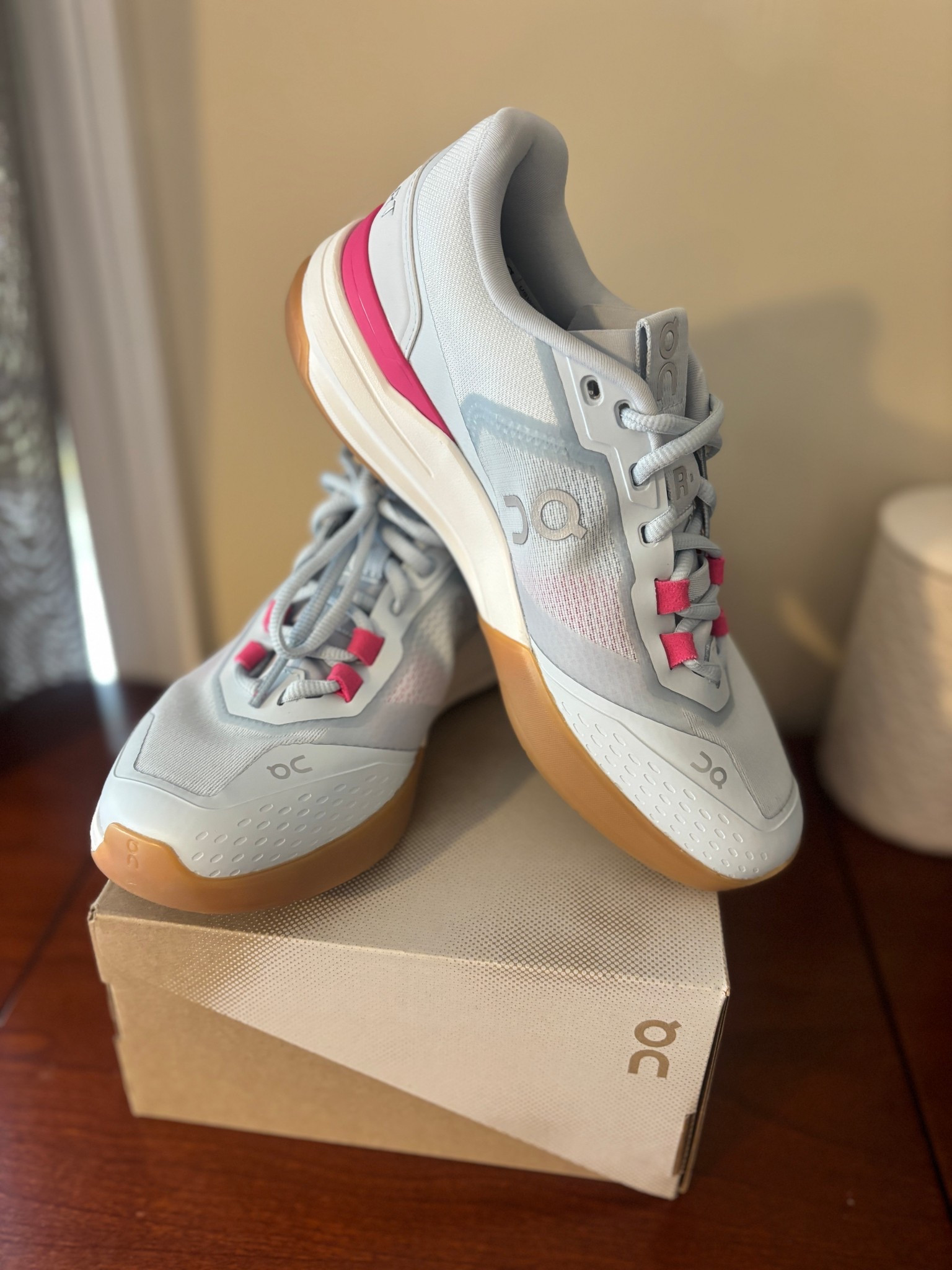 New tennis shoes came in!! First pair of #onclouds as well!! #ltkshoes #tennisshoes

#LTKfitnessgoals