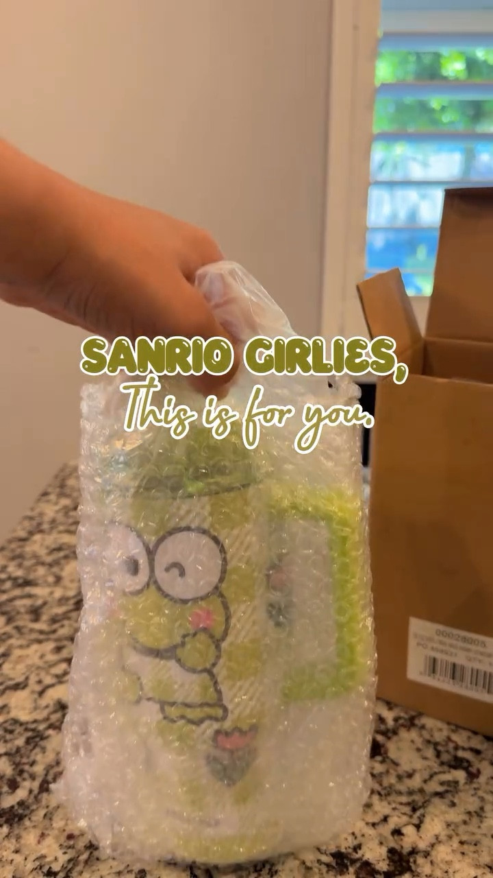 #Paidlink ✨ Comment “SHOP” for link 🔗 
NEW SANRIO TUMBLERS from @igloocoolers ✨ #sanrio #new #shop #summer