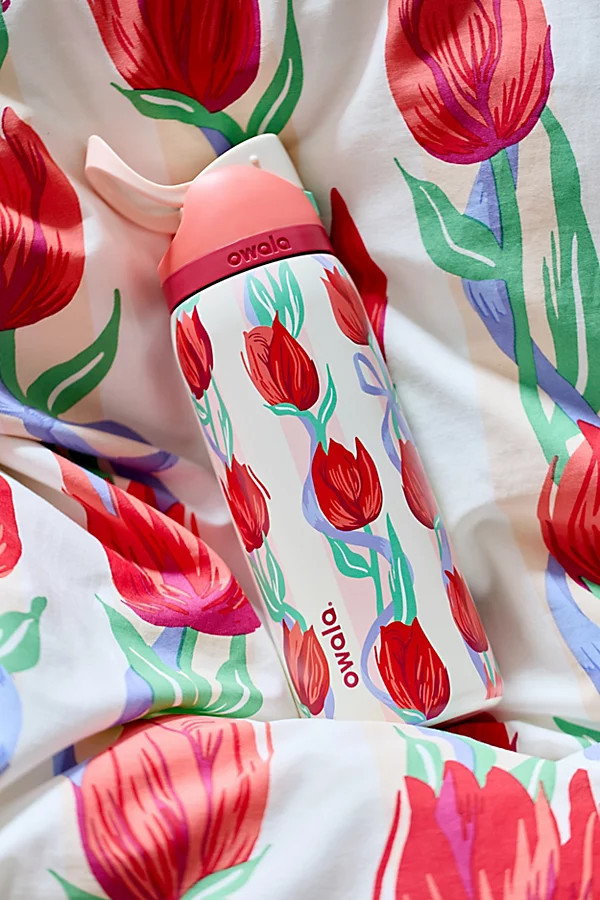 Owala UO Exclusive FreeSip 32 oz Water Bottle in Tulip Bouquet at Urban Outfitters | Urban Outfitters (US and RoW)