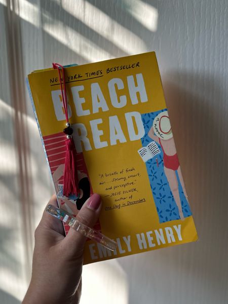 Beach Read by Emily Henry - almost finished with this one and I absolutely love it! 

Book Recommendation | Travel Read | Easy Read | Contemporary Romance 

#LTKGiftGuide #LTKFind #LTKSeasonal