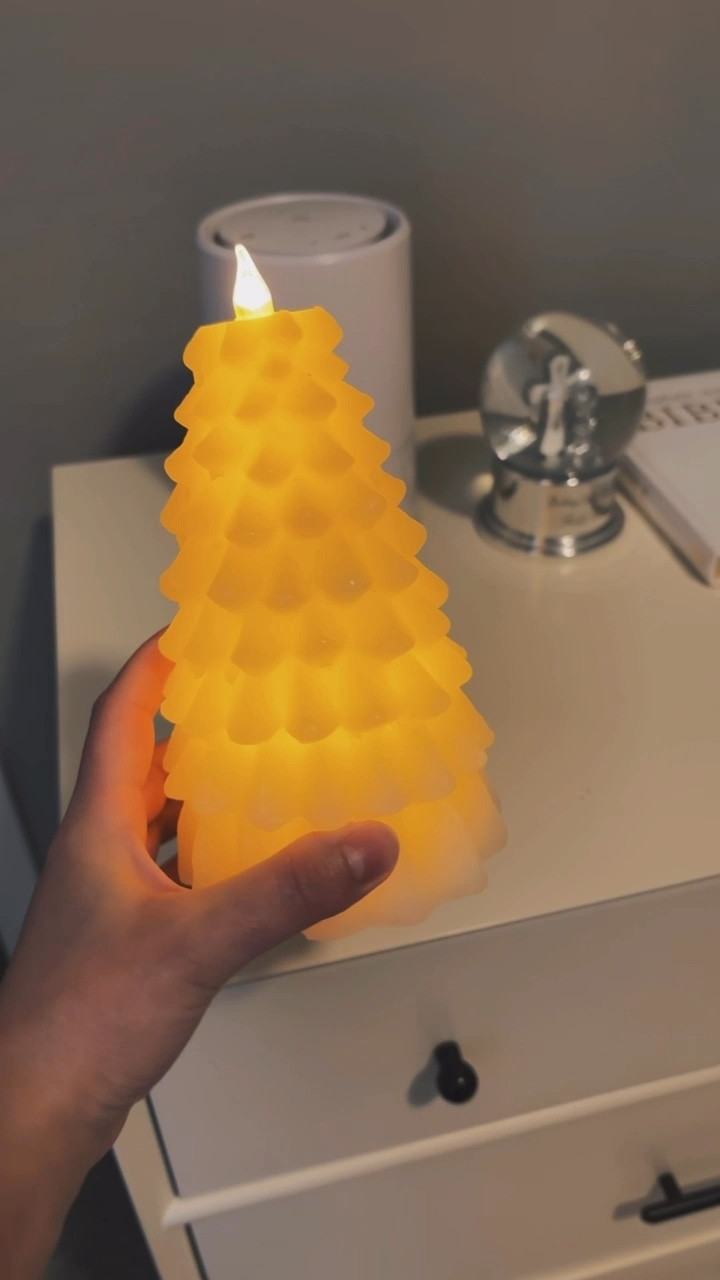 Pottery barn look alike flickering candle $4.99 Aldi find! (RUN!) Linked similar finds✨ 

#flickeringcandles #candles #christmascandles #aldifind #potterybarnlookalike #potterybarndupe #michaelstore #amazonfinds #holidayfinds #christmas #affordablefinds #christmastreecandle 



#LTKHome #LTKWatchNow #LTKHoliday