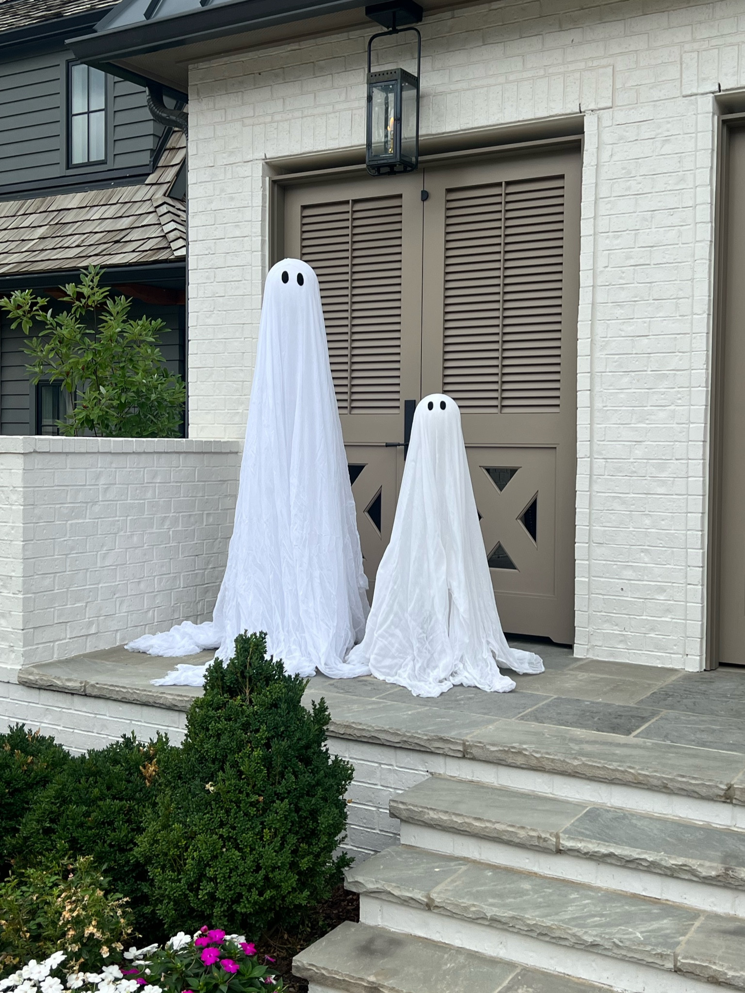 How cute are these guys I love them 👻 This is the 6ft & 4ft  

Halloween front porch 
Spooky season decor 
Fall front porch 
Ghost decorations 
Large ghost 
Outdoor Halloween 

#LTKhome #LTKfamily #LTKSeasonal