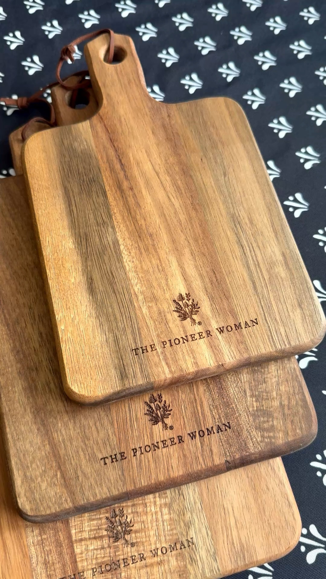 🚨 $13 VIRAL BOARDS ARE SHIPPING!

I waited MONTHS to get these and never saw them in stores 🙌
such a good high-end look for less 🤎

don’t wait on these — they WILL sell out again

#LTKdayinmylife #LTKHome