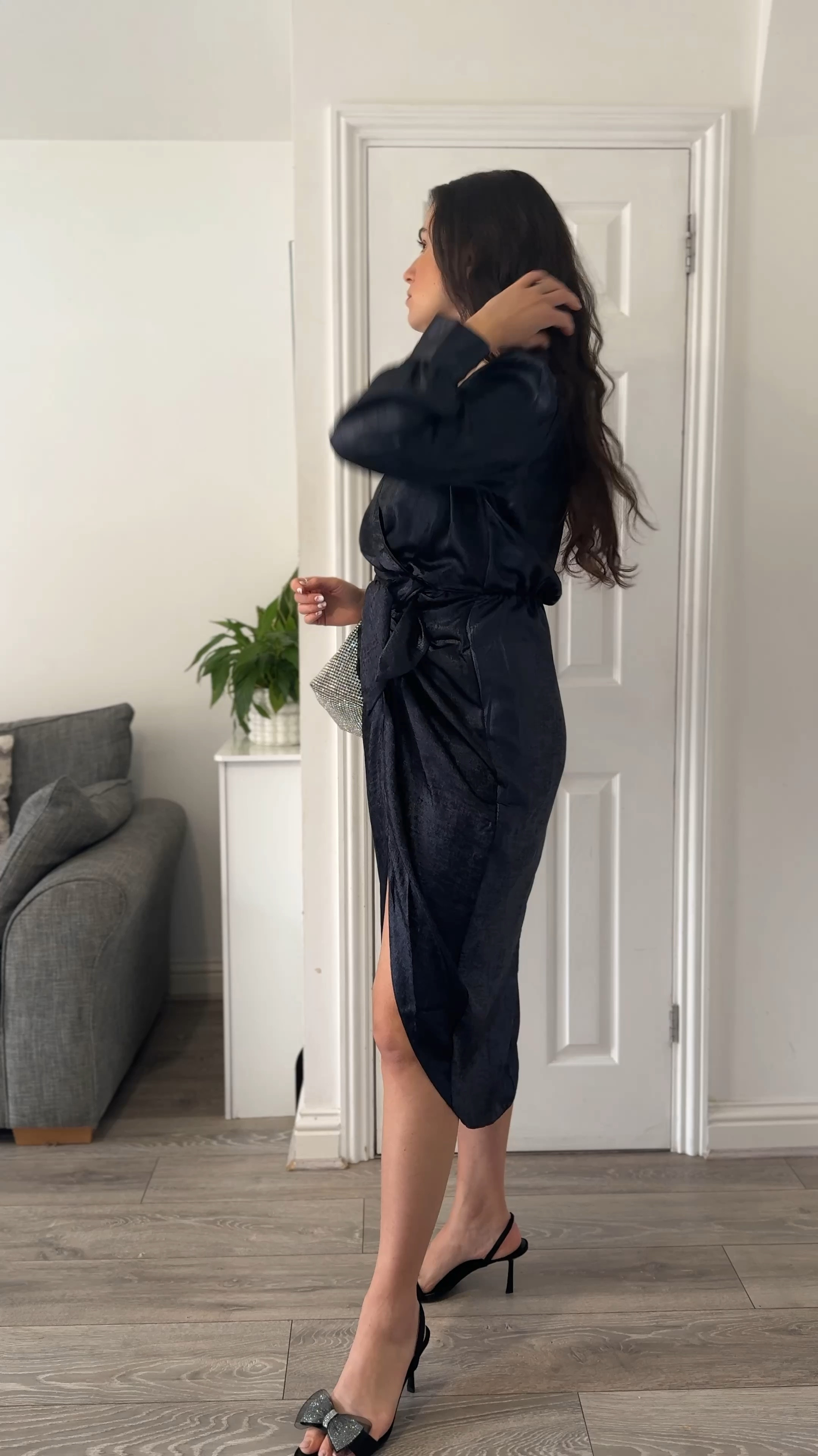 POV: you want your tummy to feel ‘comfy’ this festive season so you try a wrap dress. @newlook 🫶🏼

The food, the drinks, the stress of the season came make your tummy feel extra bloated. My body has changed a lot these past few months and now well into the third trimester of my final pregnancy I’m looking for comfy dresses around my tummy area. I LOVE this one.

Ad/pr all linked on my @shop.ltk @ltk.creators #newlook #wraparounddress #metallicdress #christmaspartyoutfit #festivewear #christmaspartydress

#LTKpartywear #LTKmaternity #LTKwinter