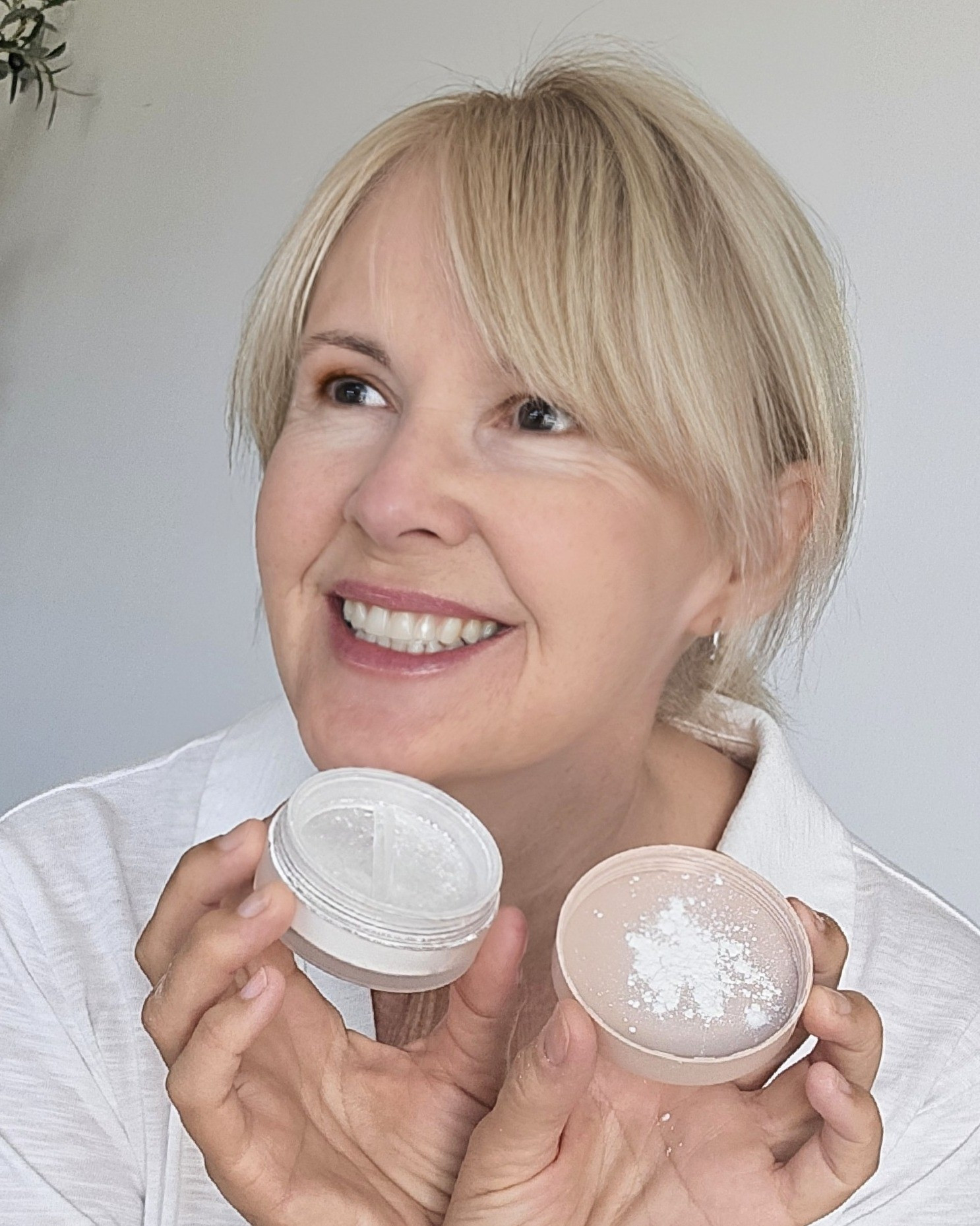 This is the perfect translucent setting powder for summer! The clean talc-free formula blurs and smooths your skin so weightlessly, you'll forget you’re wearing it! The ingredients include aloe for softness, rosemary leaf to soothe, and bamboo for a shine-free finish.

#LTKOver40 #LTKBeauty