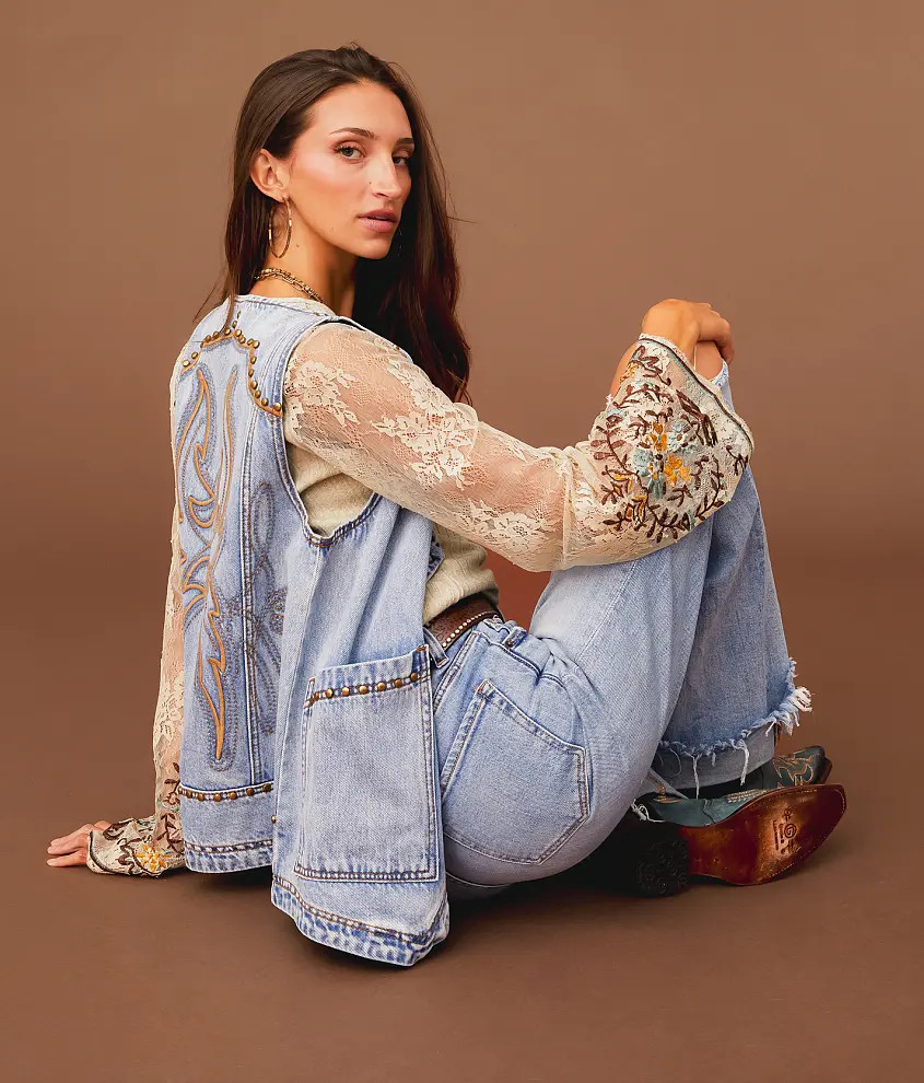 Sterling & Stitch | Buckle