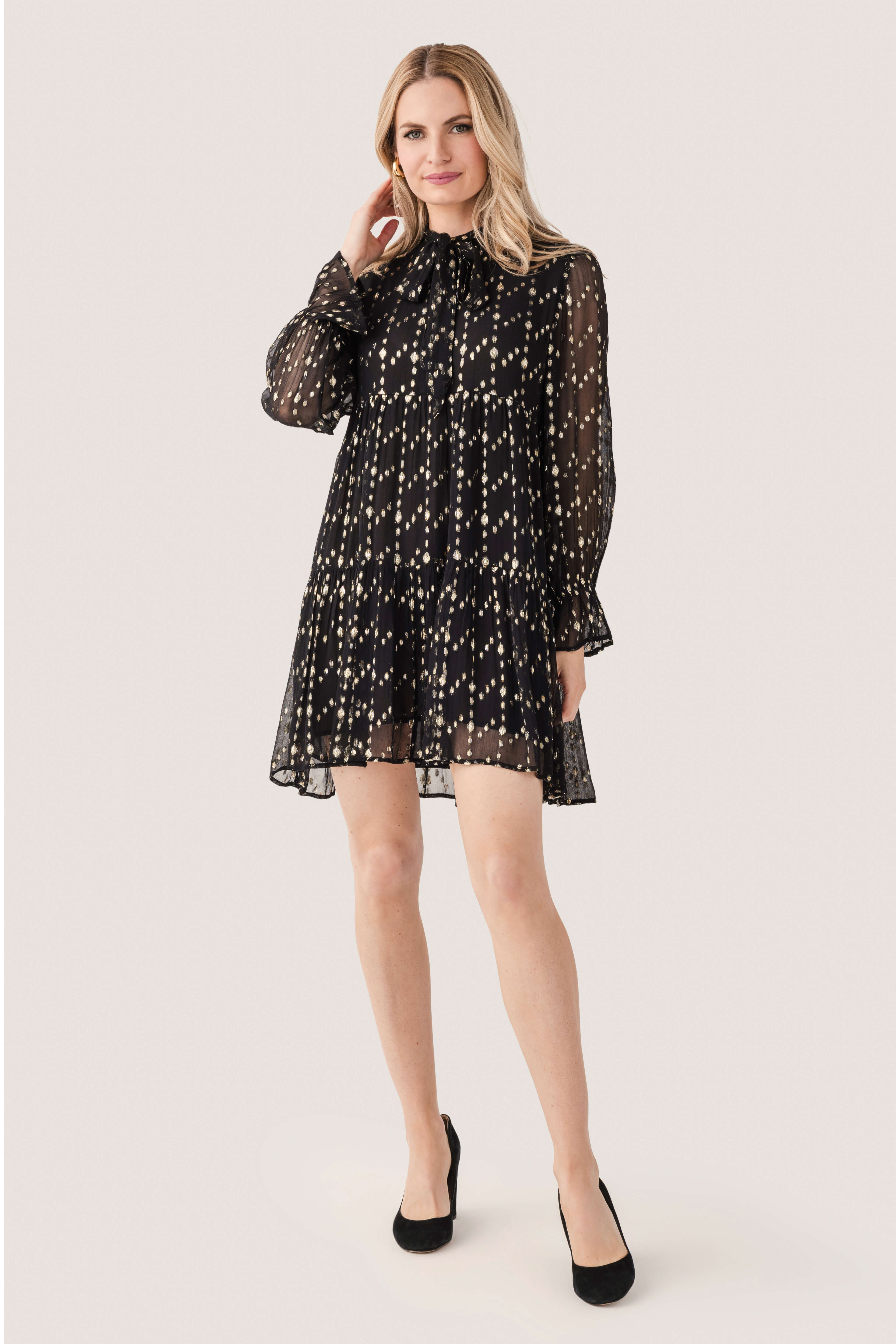 Elan Lurex Long Sleeve Tiered Dress | Social Threads