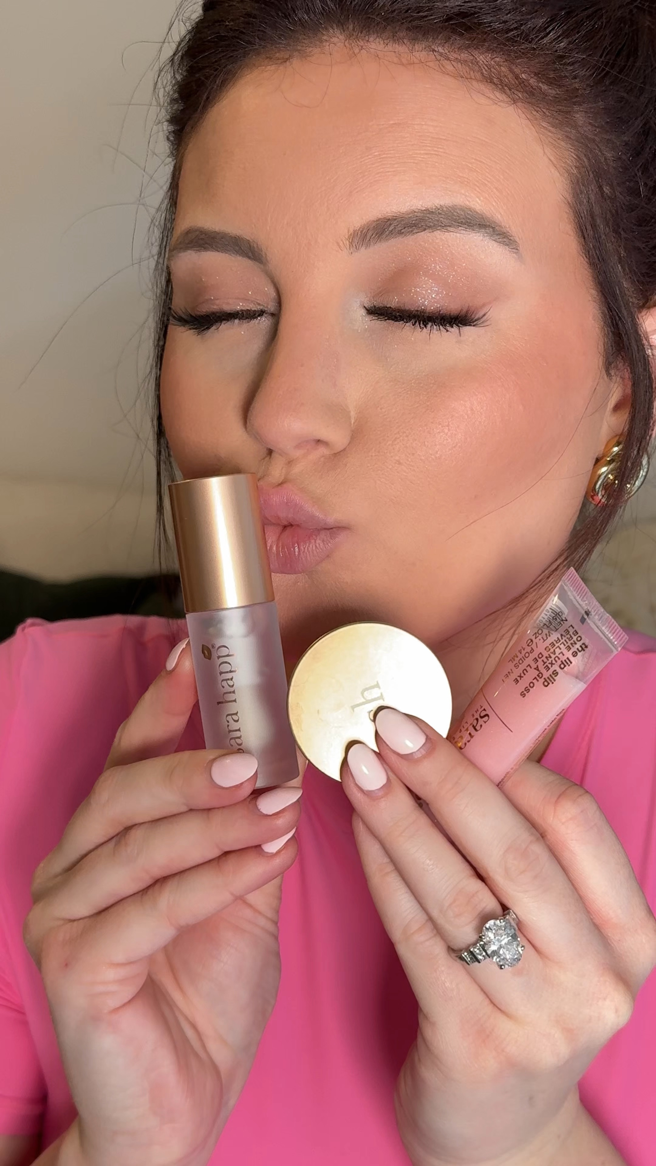 Lip pout, activated👄 The best lip plumper I’ve tried because it really works! 

Use code Emilee10 on sarahapp website for 10% off

Gifts for bridesmaids
Lip plumper 
Beauty 
Cosmetics 
Lip scrub 
Sara happ 
Lip pout 
Fuller lips 

#LTKWatchnow 

#LTKFindsUnder50 #LTKSaleAlert #LTKBeauty