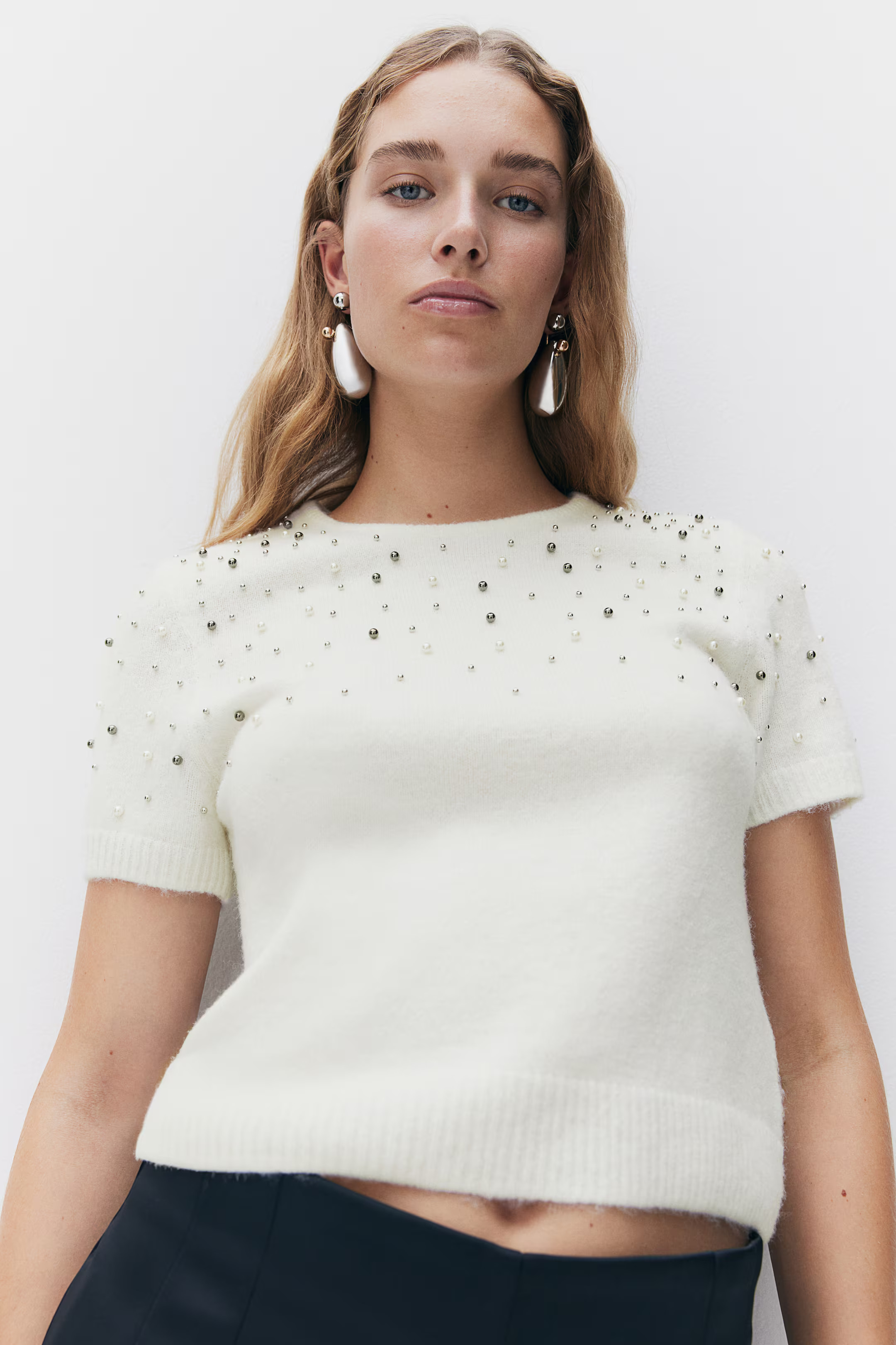 Feinstrickshirt mit Verzierungen | H&M (DE, AT, CH, NL, FI)