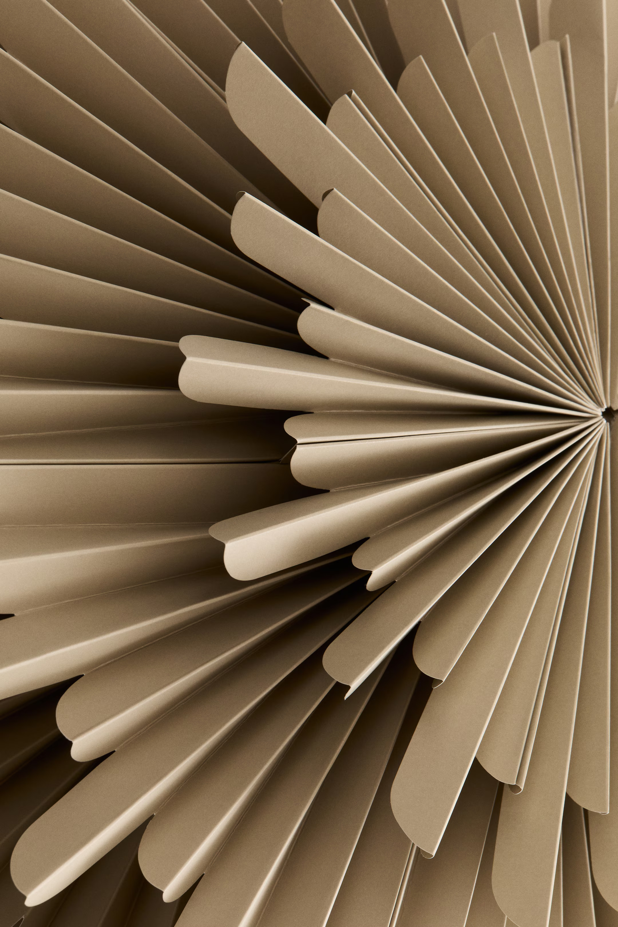 Lampenschirm aus Papier | H&M (DE, AT, CH, NL, FI)