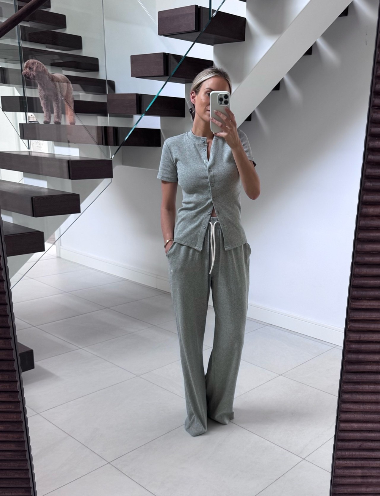 Great little weekend/travel set 💫
Wearing a UK6