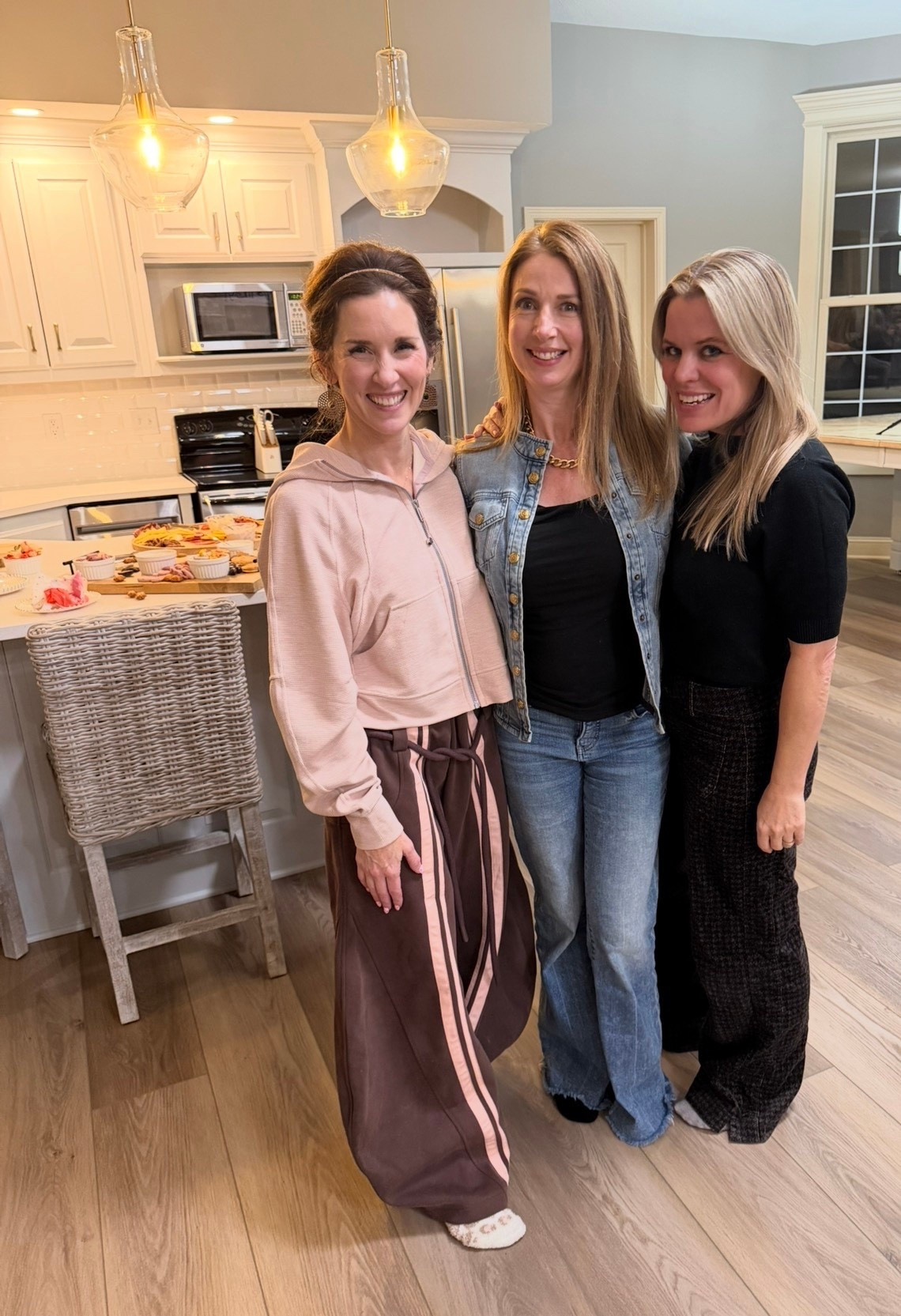 Fun barrel sweatpants and waffle zip top 

#LTKPetite #LTKActive #LTKdayinmylife