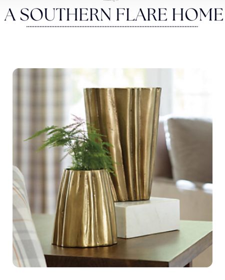 Home Decor/ vases/ shelf/ tabletop/ 

#LTKhome #LTKstyletip #LTKover40