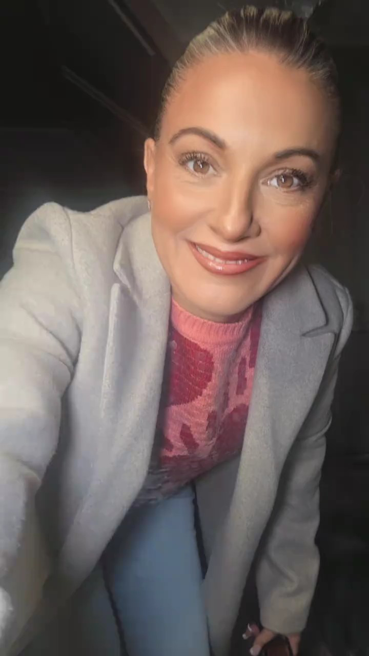 Im such a FARM RIO girl.This sweater is everything.Love anything with hearts❤️❤️❤️❤️

#LTKgrwm #LTKPetite #LTKOver40