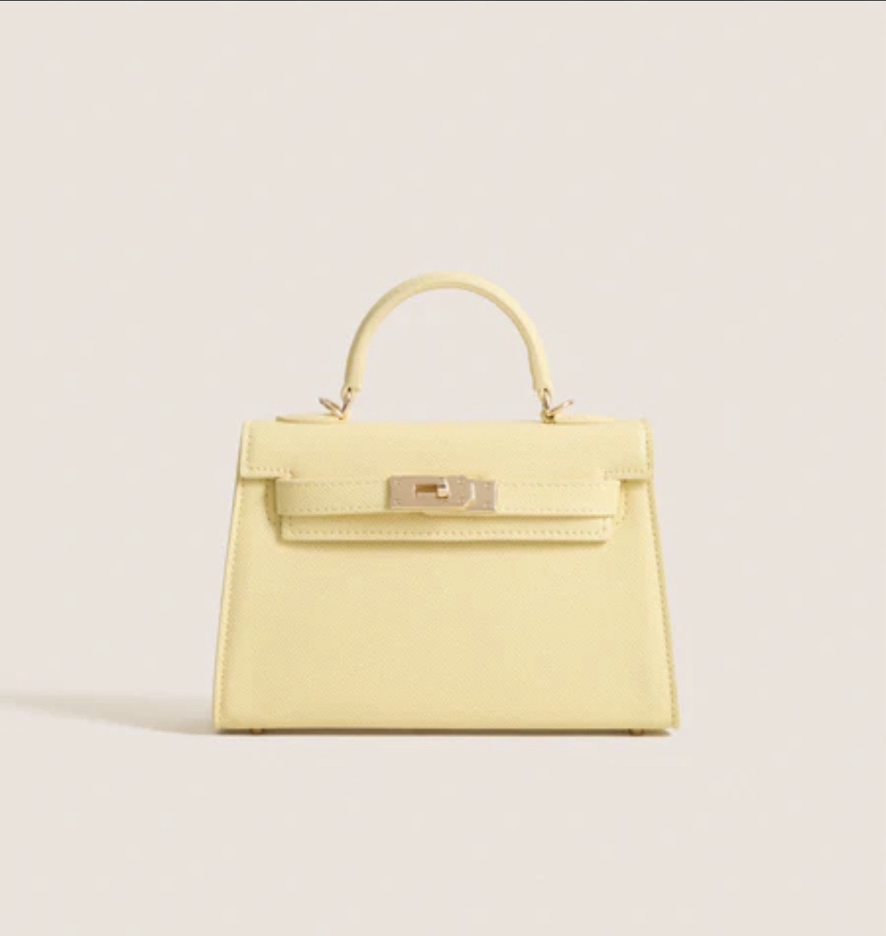 The luxe touch for every outfit

The Exclusive Yellow Hariette Handle Bag might be petite, but it packs a punch of polished elegance with its structured shape and striking gold hardware. This mini wonder transitions from day to night effortlessly, making it the perfect plus-one for brunch dates or dinner parties. Pair it with your sharpest tailoring or your most casual denim—this beauty truly goes with everything.

Our Favorite Details: 
Top Handle
Front flap closure with twist clasp buckle
Removable adjustable crossbody strap (included)
2 Interior pockets
Gold-tone hardware
 
Material: Synthetic Leather, Raffia

About the Brand
For pieces that will take you from a day at the office to a night out with friends, Billini is an Australian-based accessories brand making must-haves that won't break the bank.
@Tuckernuck 

#LTKSaleAlert #LTKdayinmylife #LTKU