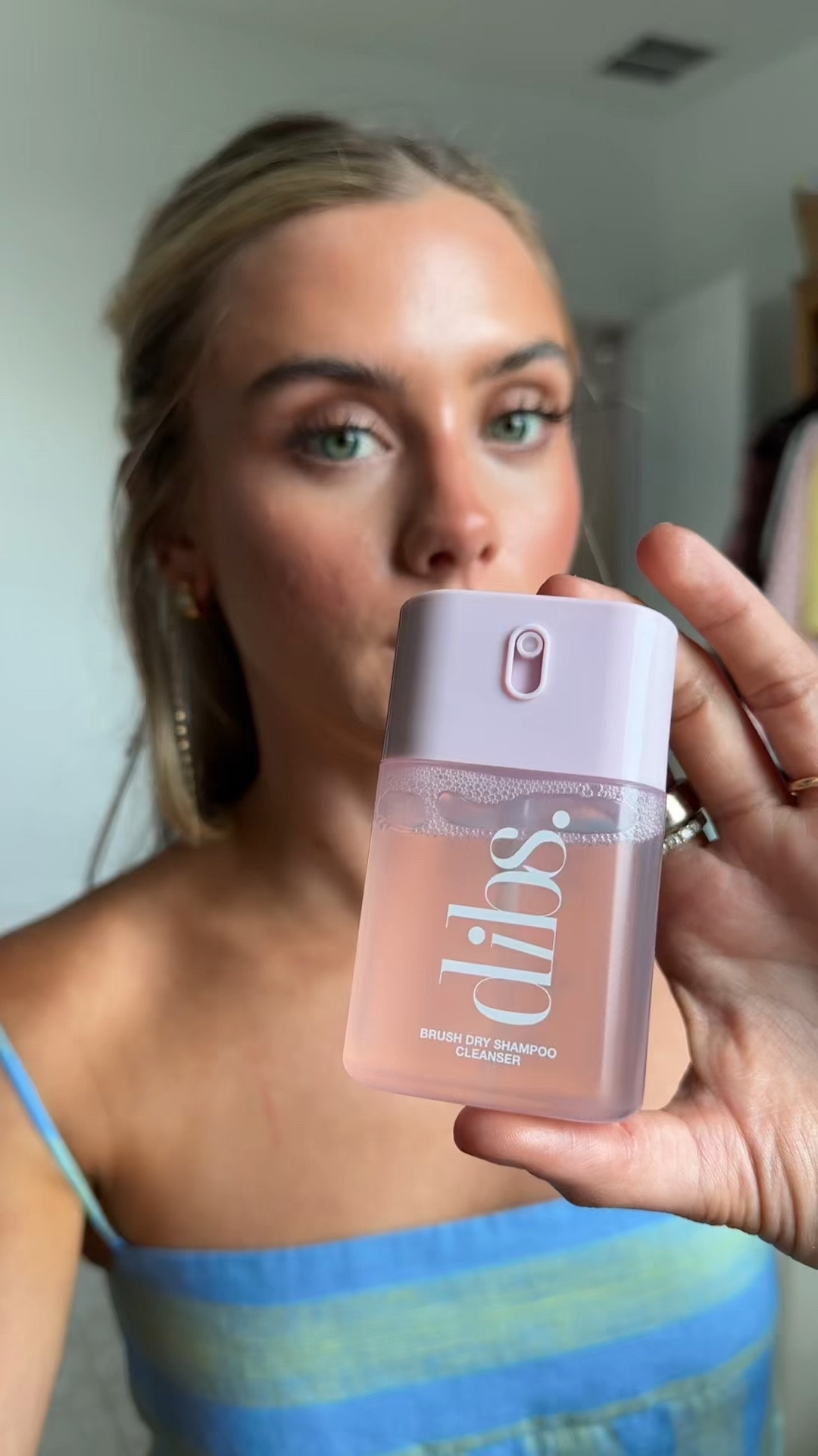 this is so cool 🤯 it’s a makeup brush dry shampoo so you can clean your makeup brushes in just a couple of seconds with no water, downtime, soaking, or mess!! My code on Dibs is SLOANE. 

#dibsbeauty #makeupbrushcleaning #makeupbrushcleaner #cleaningmakeupbrushes #makeupbrushcleaninghack @dibsbeauty  @ulta

#LTKgrwm #LTKselfcare #LTKBeauty