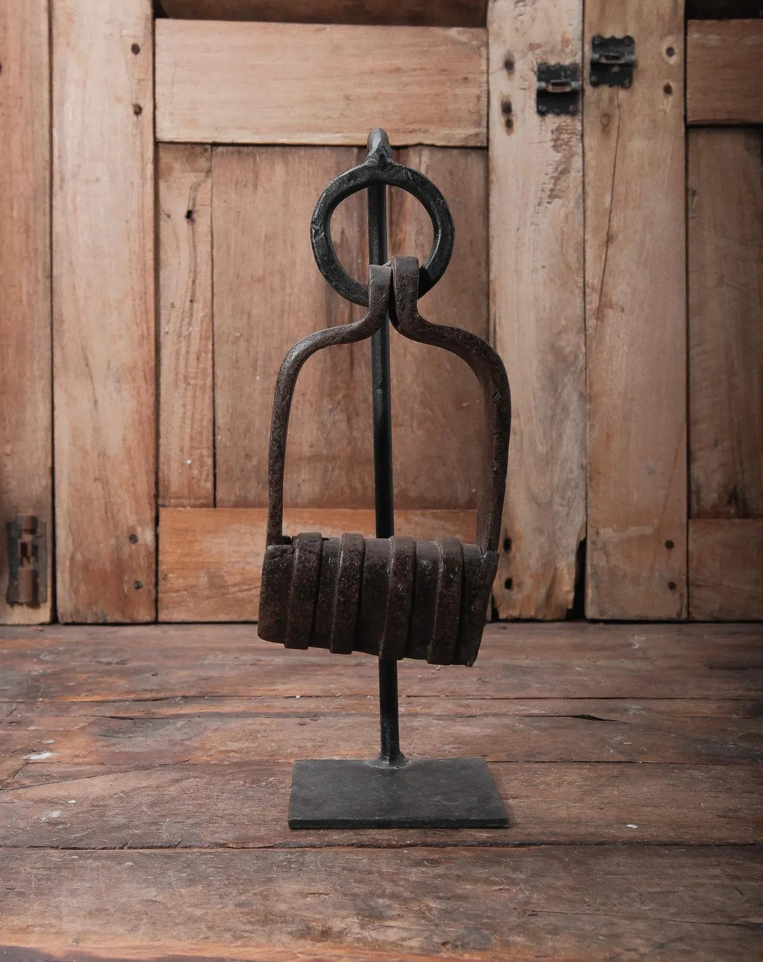 Antique Iron Stirrup Sculpture: Rustic Equestrian Decor on Stand - Etsy | Etsy (US)