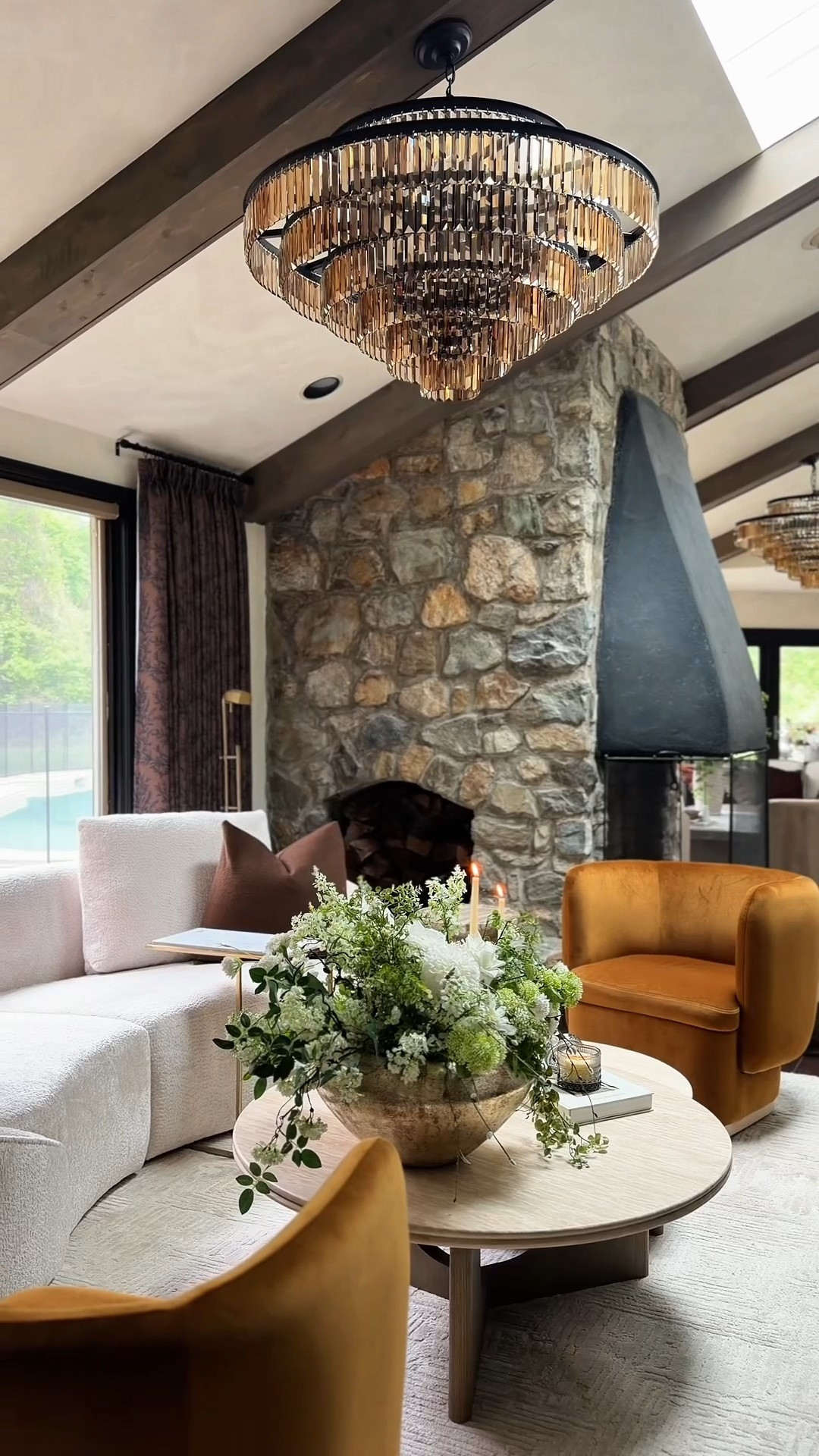 Living room furniture REVEAL!
Comment SHOP and I'll send you the link to everything!
Creating a home you love starts with investing in pieces that feel timeless, elevated, and uniquely yours. This furniture and decor from Z Gallerie instantly transformed the space and brought the perfect balance of softness and luxury.
Use my code AL05 for an additional 5% off. #

#myzgallerie #zgallerie #modernluxury #luxuryinterior #curvedsofa
7 minutes ago