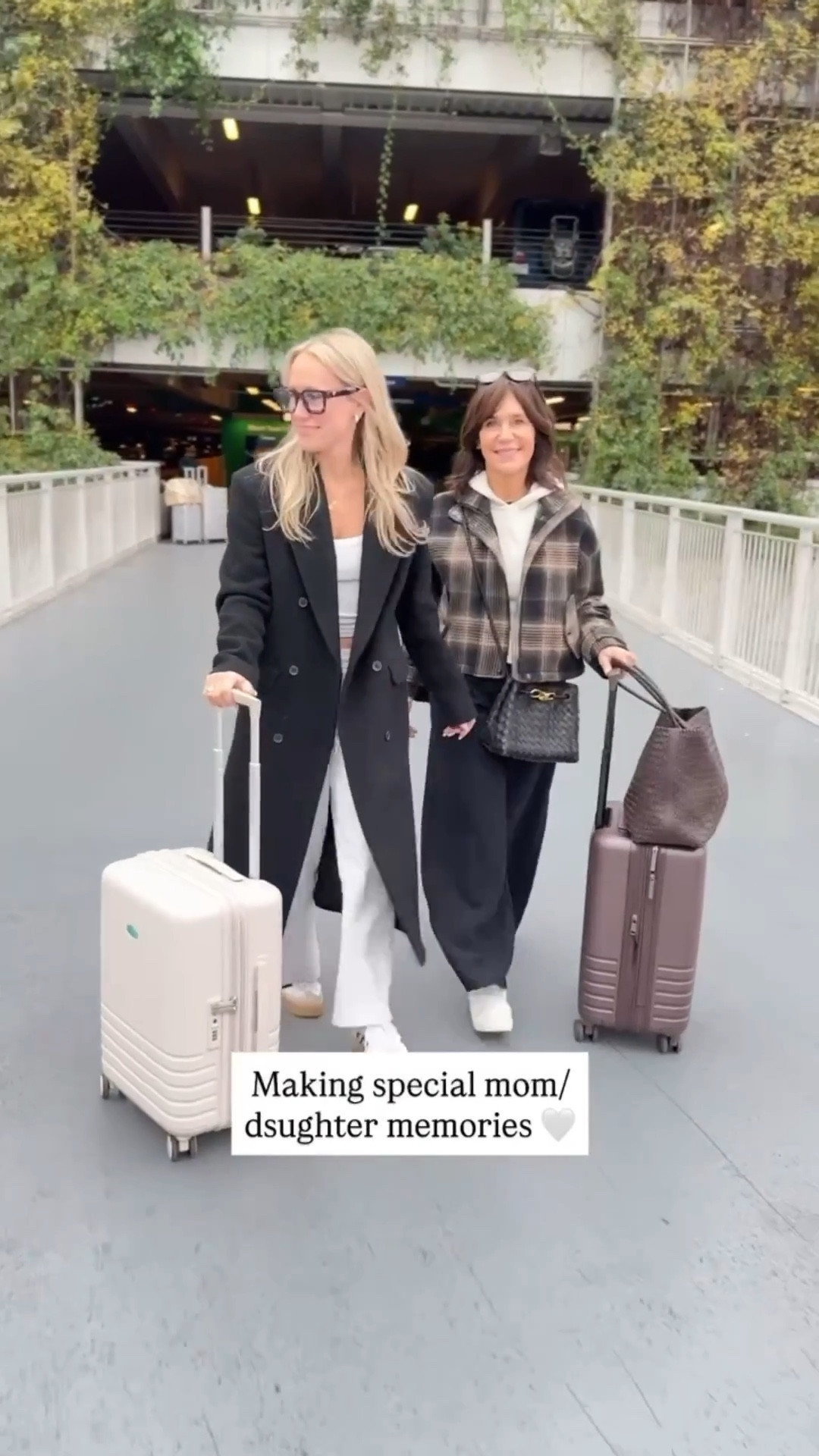Looking for the perfect carryon that fits everything you need …. Here it is!!

✔️expandable option
✔️glides so nicely - this matters 
✔️holds more than you think 
✔️love the chocolate brown color 

To SHOP these pieces from Bagsmart , type the word “TRIP” and I’ll send you a DM with the details!✨On sale now through 12/14!  

Shop during the Black Friday event through 12/14 and enjoy up to 40% off when purchasing bundles on the event page (https://www.bagsmart.com/pages/blackfriday) or get a long-term 10% off with my unique promo code SusieG25.
@bagsmart_official #ad #paidlink