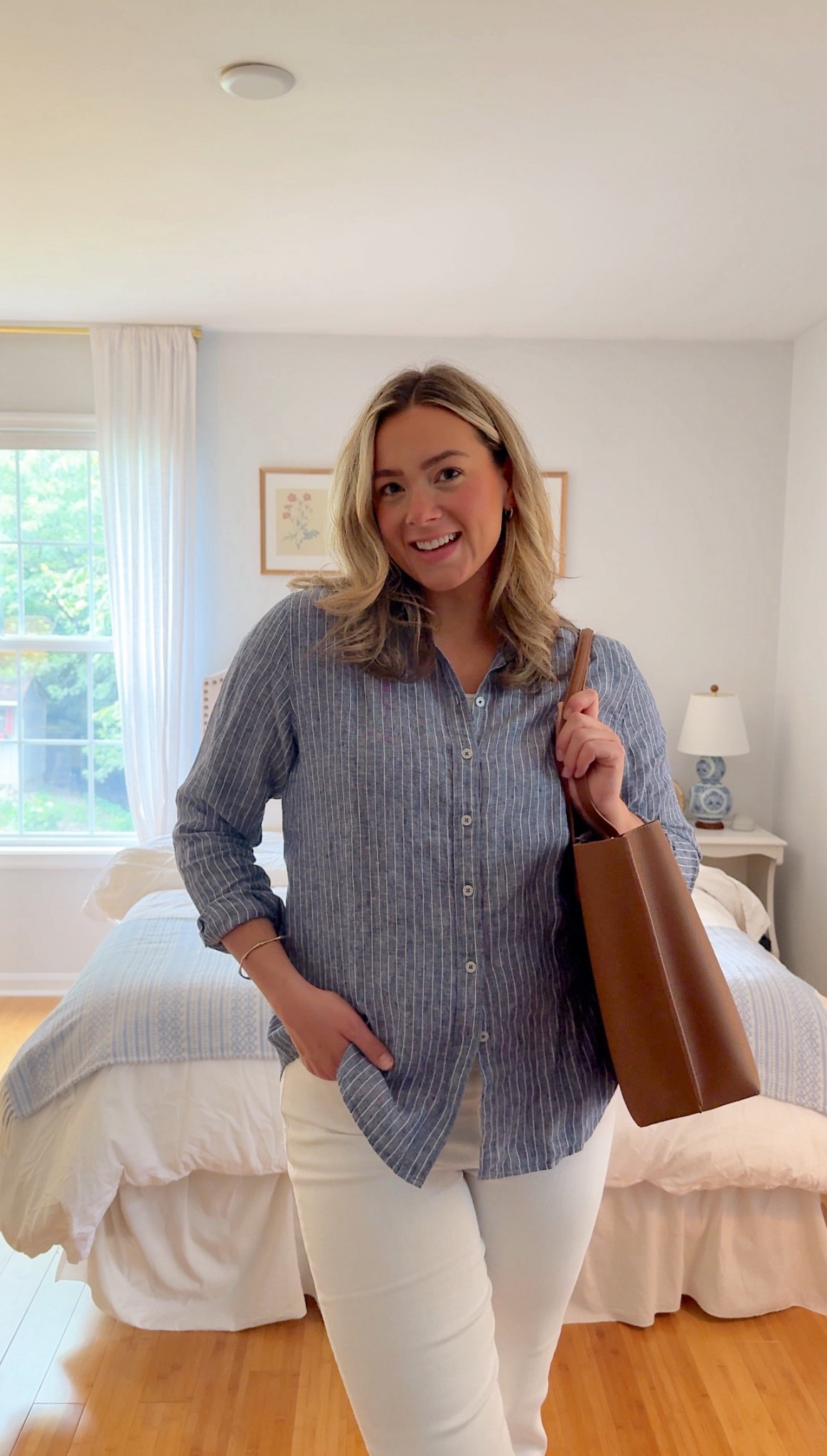 Two great summer to fall looks from Quince that I’ll be wearing on repeat! Love this linen button down, so classic and so many ways to style!! #quincepartner @onequince