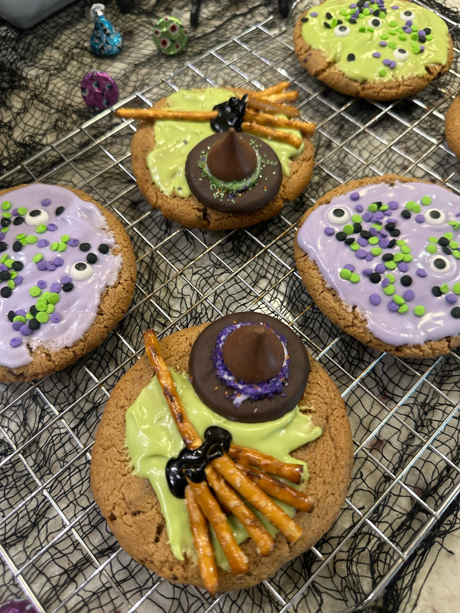Linking everything you need to make these super fun and easy Halloween cookies! 🍪🧹🍂

#LTKHalloween #LTKHome #LTKSeasonal