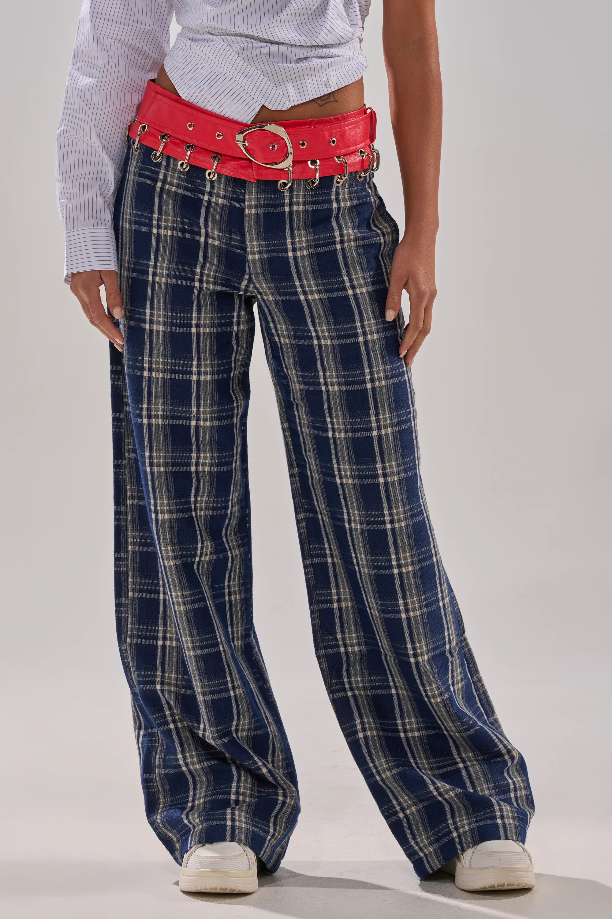 FREE STYLE LIFE PLAID TROUSER | AKIRA