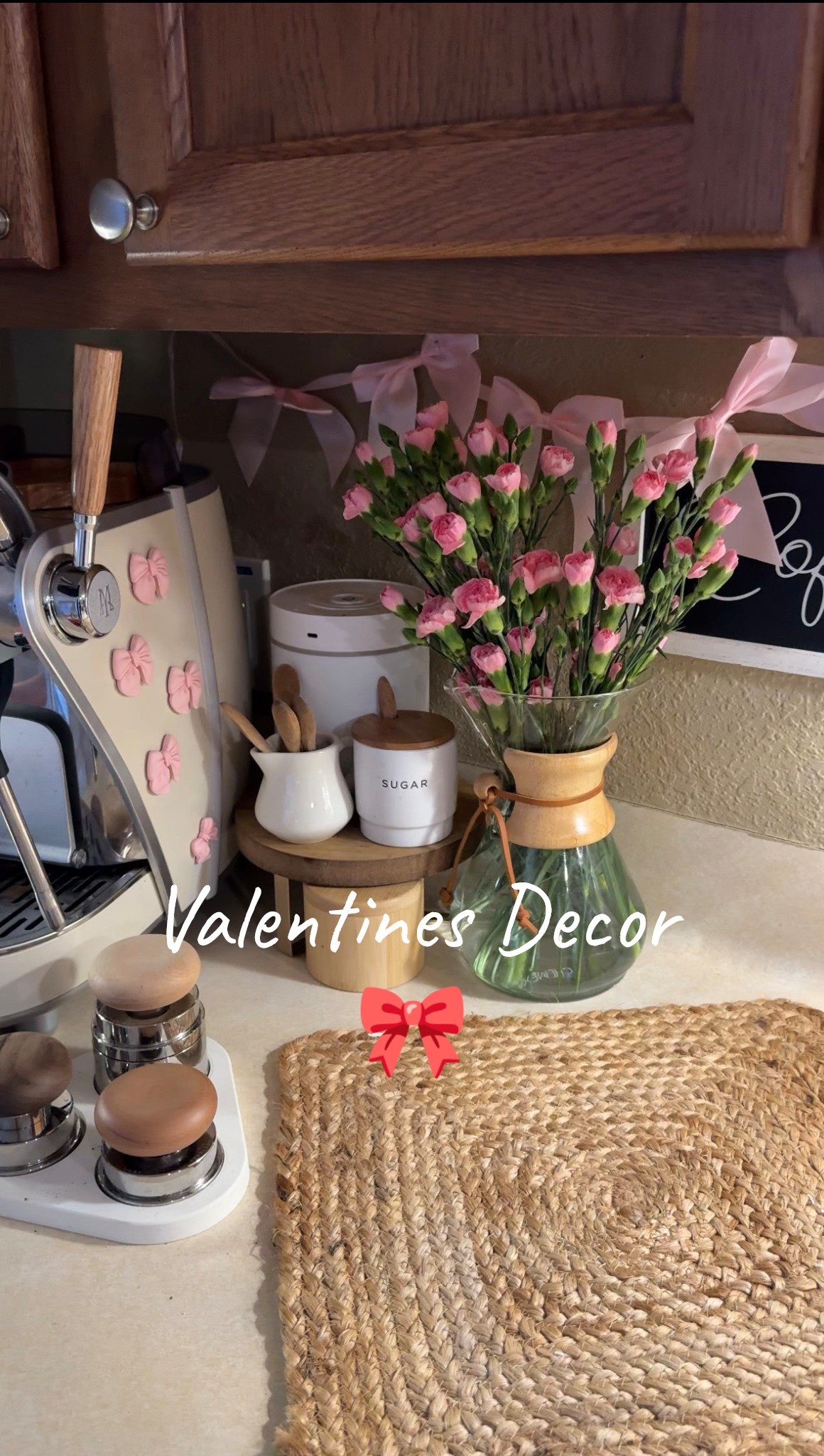 Coffee bar valentines decor 🎀



#LTKSeasonal #LTKmorningroutine #LTKHome