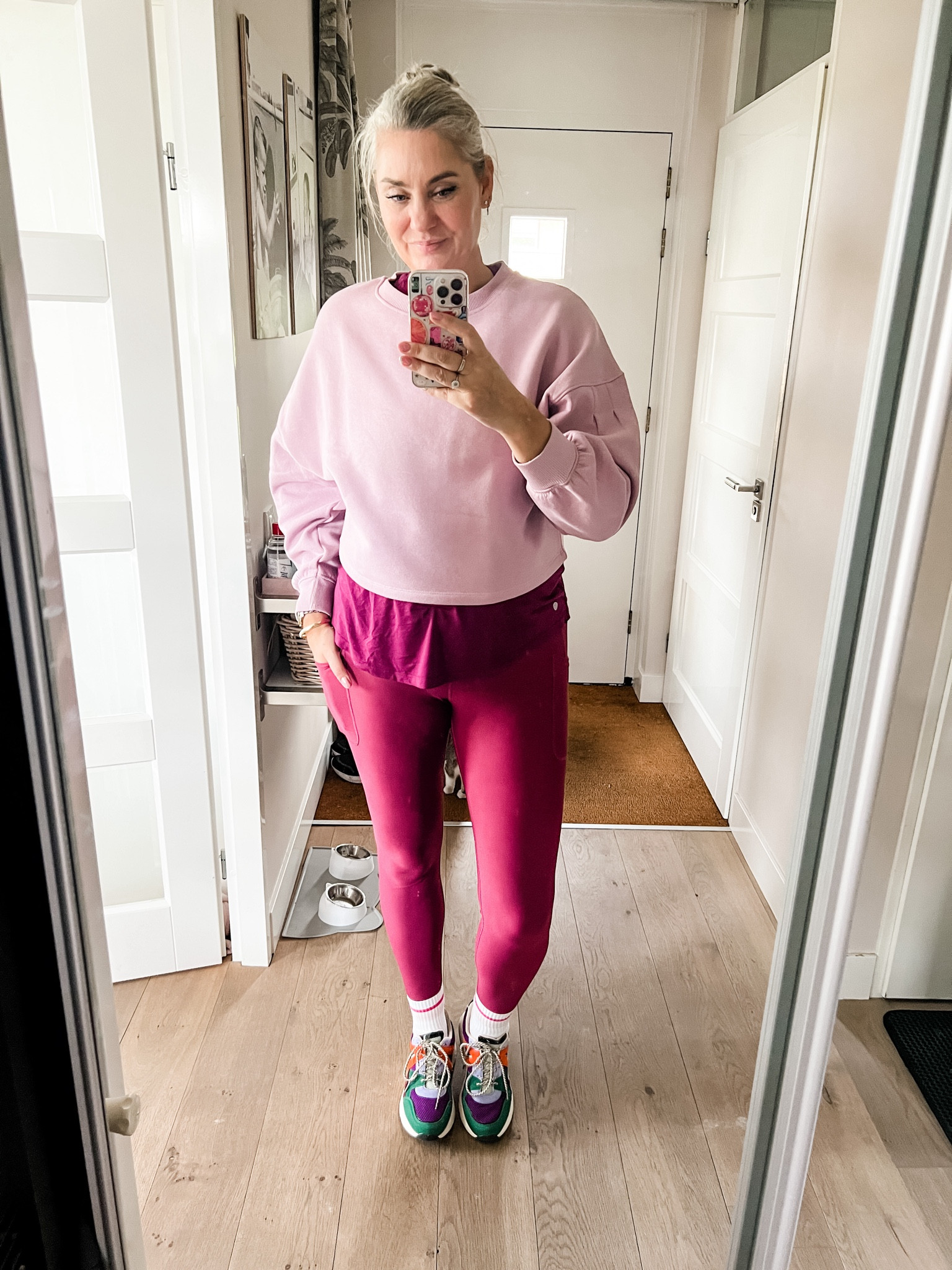 Ootd - Sunday. Morning workout session in burgundy leggings (Maya Freya M) and top (Endurance, old) cropped sweatshirt is old Primark, crew socks and colorful sneakers (Scapino)



#LTKnederlands #LTKfitness #LTKeurope