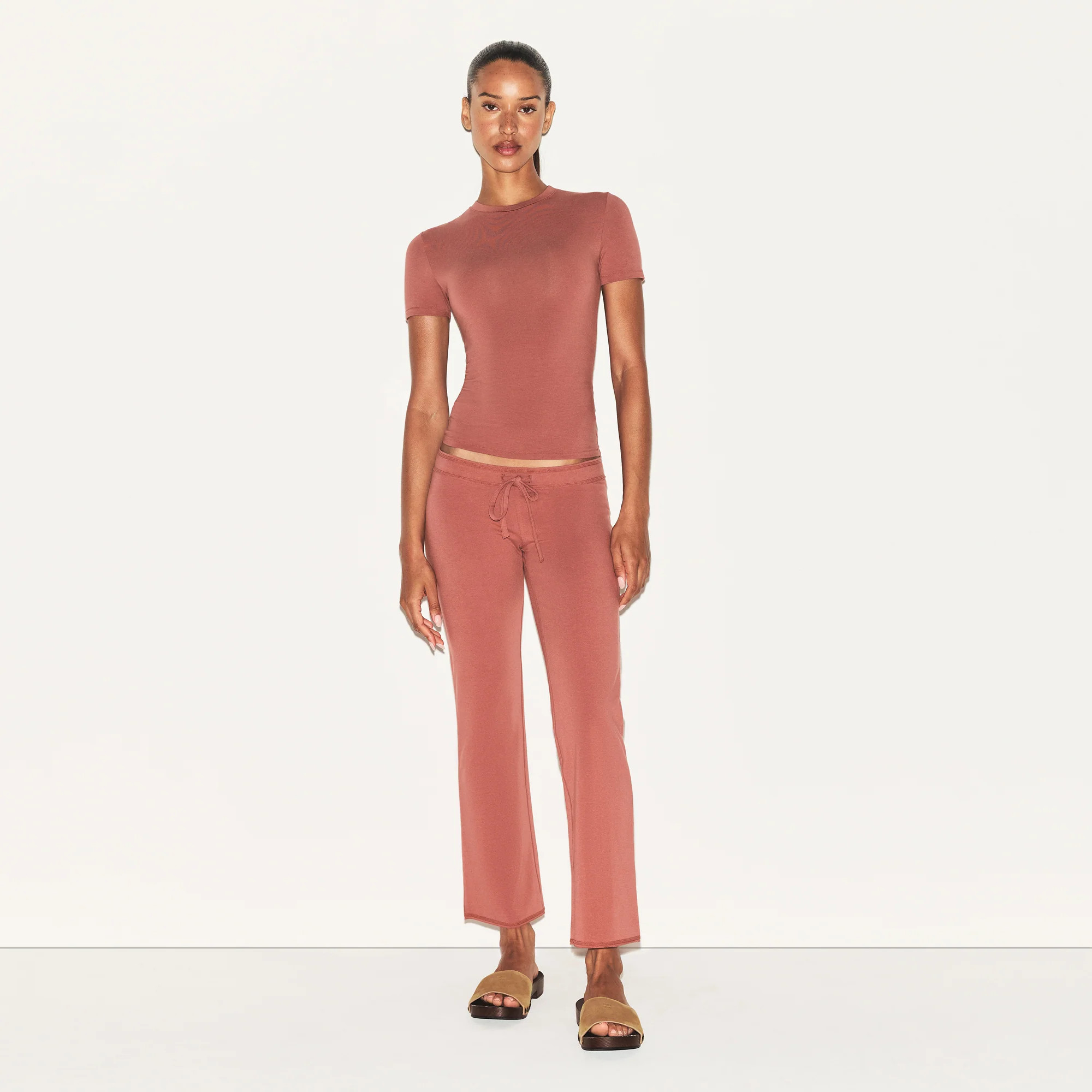 SKIMS Low Rise Crop Pant | Red | Medium | Cotton Jersey | SKIMS (US)