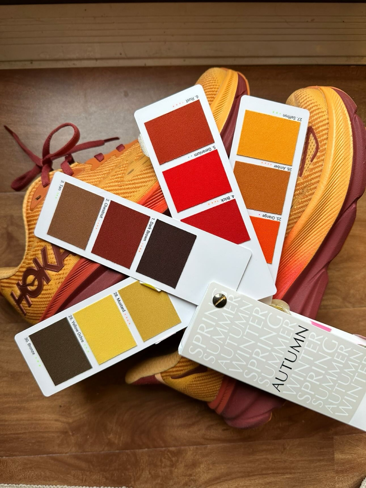 Hoka Clifton 9 for autumns, mustard yellow, dark yellow, ochre, dark gold, chestnut, hocautumn, color analysis

#LTKfitness #LTKshoecrush #LTKSeasonal