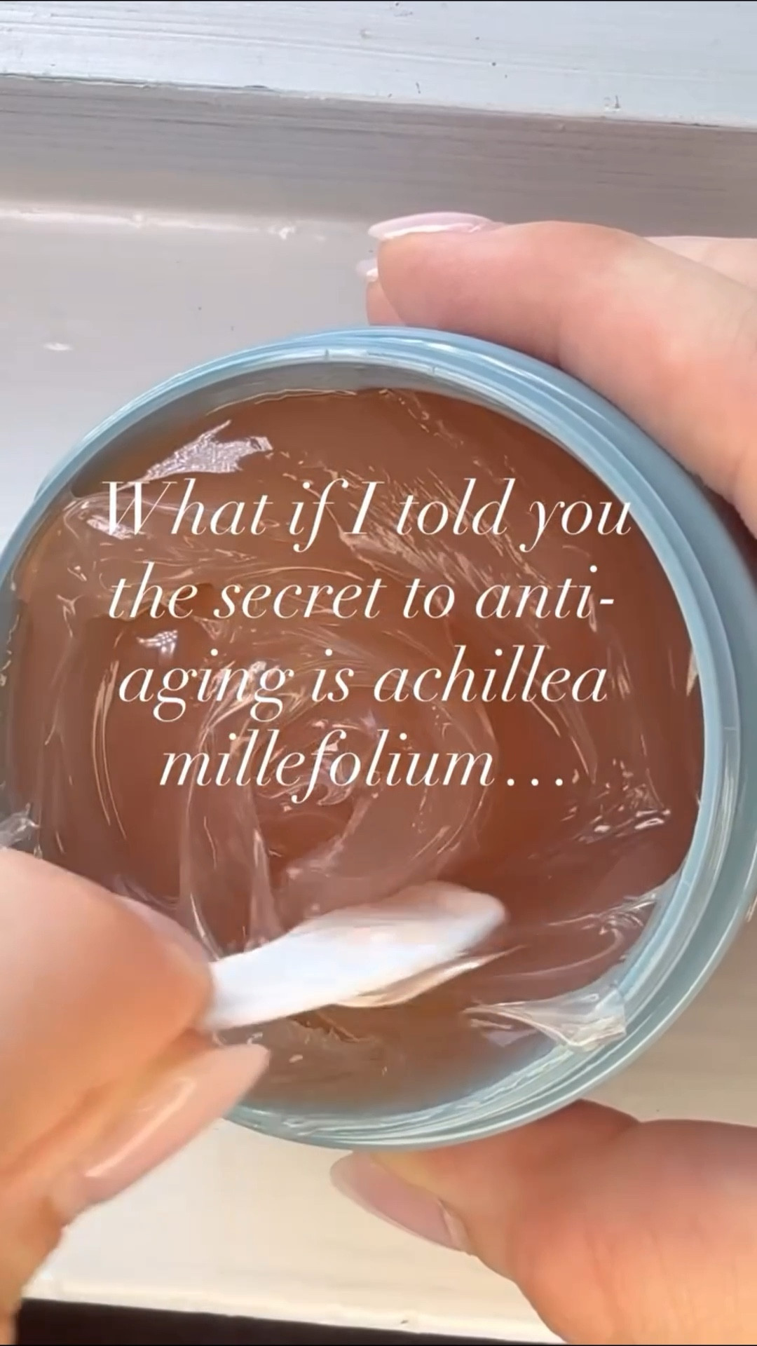 Achillea millefolium aka yarrow, is a flowering plant with antioxidant properties. The oil from this perennial is found in all of the sublime collection. Grown in Parma, Italy • this extract gives an immediate firming effect while also fighting signs of aging over time. This particular cleansing balm helps restore the skin barrier, improve hydration, and increase radiance. Let us know if you’ve used a balm cleanser before and what your thoughts were below. 🫶🏻