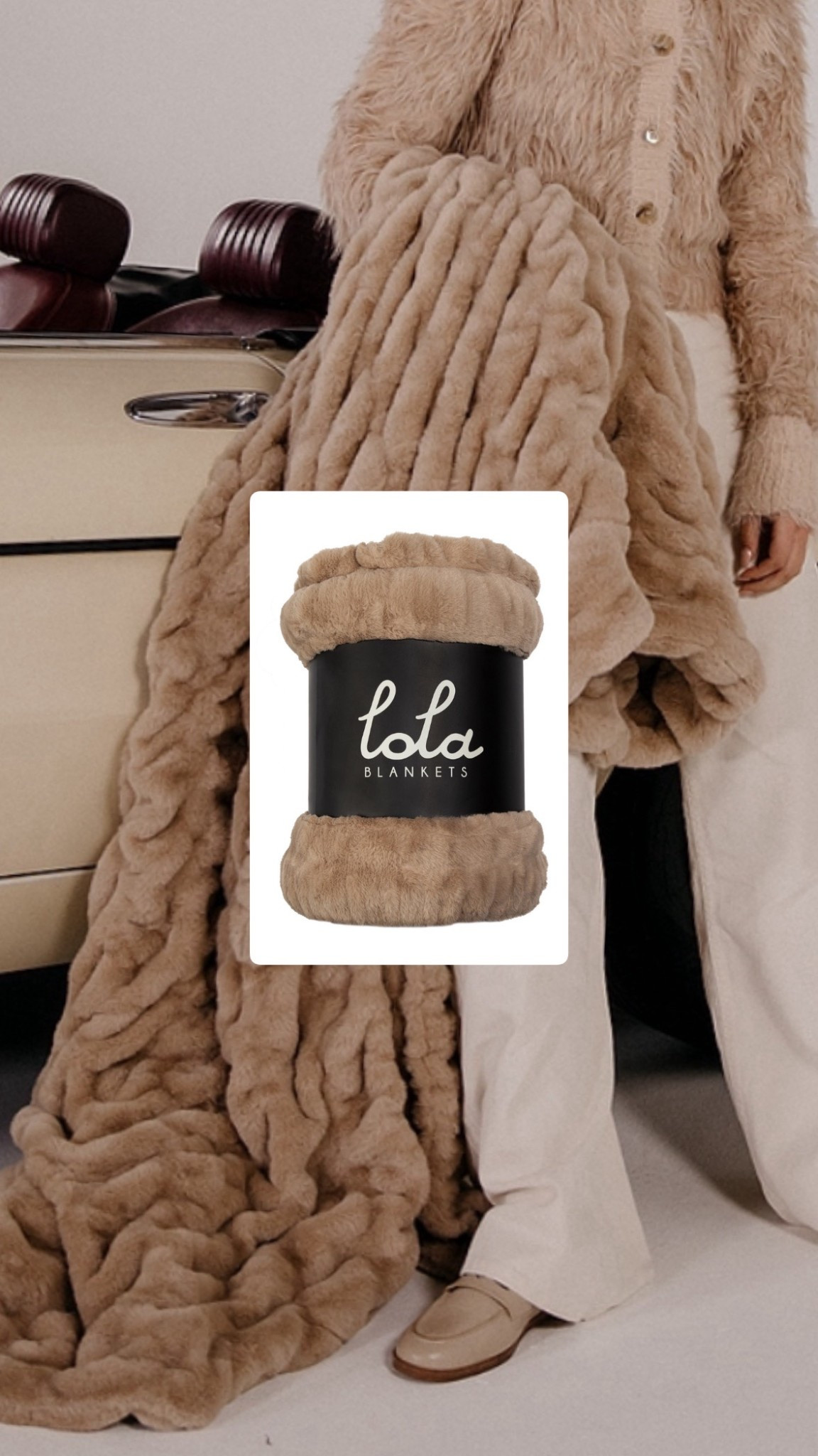 The softest blanket of all time is currently over 50% off! Such a great gift 

#LTKHome #LTKCyberWeek #LTKGiftGuide