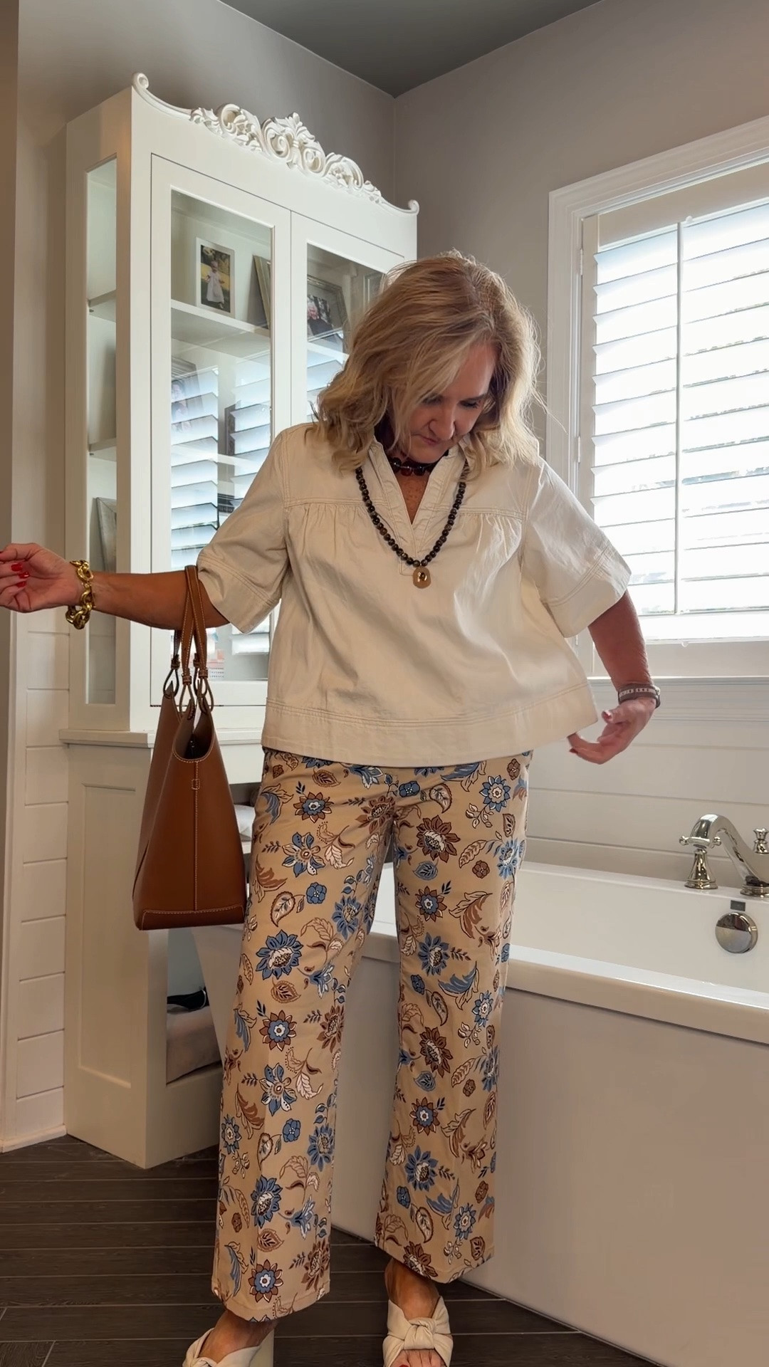 Ecru denim top size medium paired with my fall floral print khakis. Size 8 petite. I love these! 
Fall outfit hot fall outfit