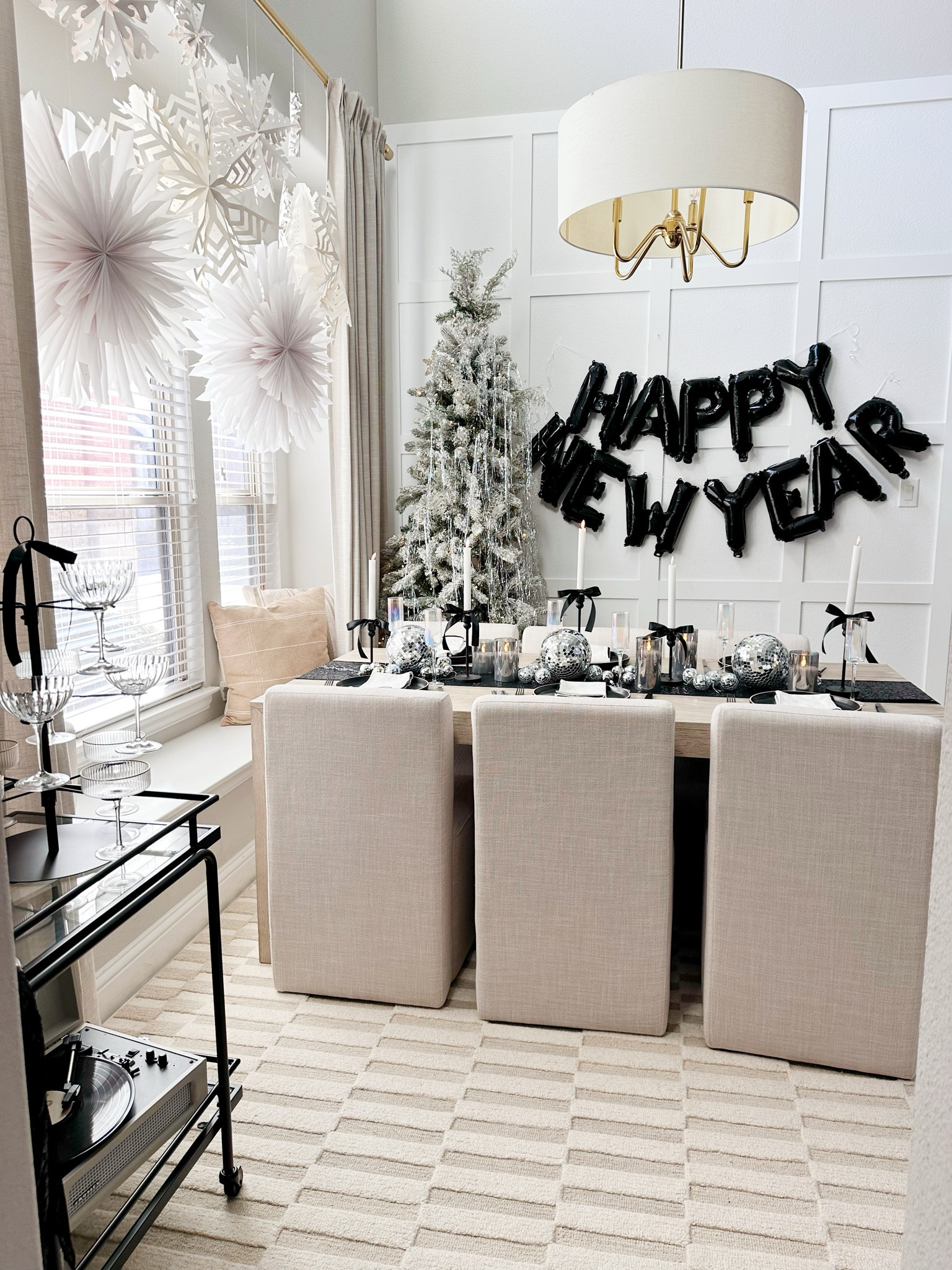 Neutral dining room furniture and rug

#LTKSeasonal #LTKStyleTip #LTKHome