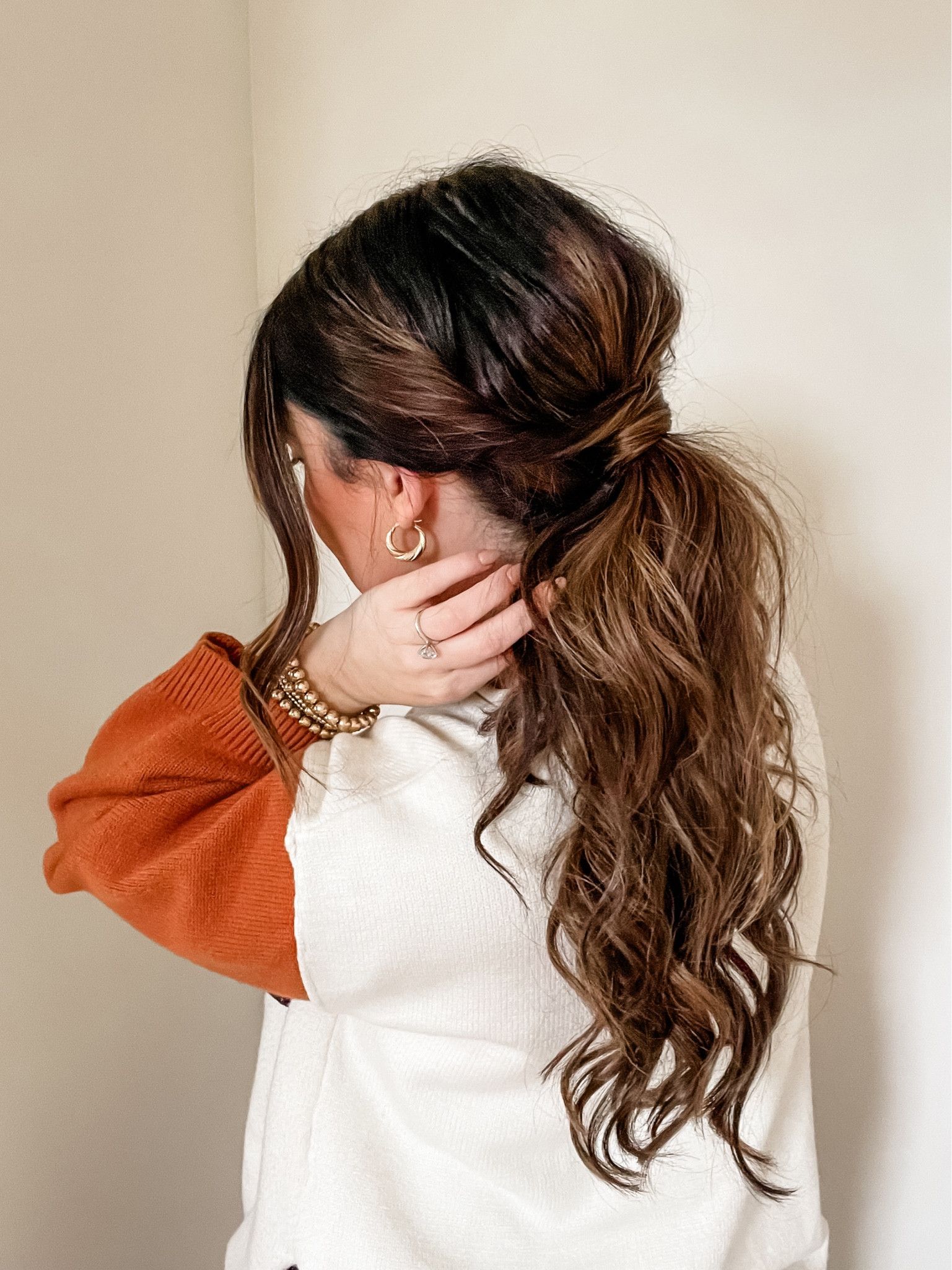 easy twisted ponytail 🤠 save and try!
leave the sides of your hair out and secure the rest in a ponytail. the hair that’s left out - tie a clear elastic about halfway down, separate the top half creating a hole, twist twice towards your head and then pull the ponytail section through the hole. repeat the same exact thing on the other side. pinch and pull to add volume!

.
.
.

#ponytail #diyhairstyles #simplehairstyle #hairinspo #hairtips #beautytips #hairstylist #beautyblogger #nyblogger #teamltk #ltk 

#LTKbeauty #LTKwedding #LTKstyletip