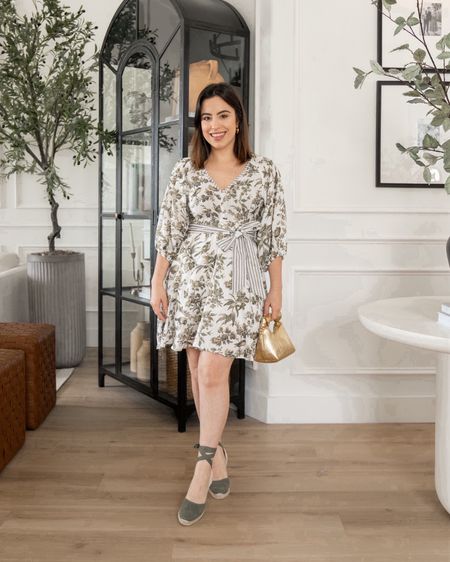 Wear this affordable and very cute belted mini dress that is perfect for a brunch date or vacation look!
#petitestyle #floraldress #outfitidea #springfashion

#LTKShoeCrush #LTKSeasonal #LTKStyleTip