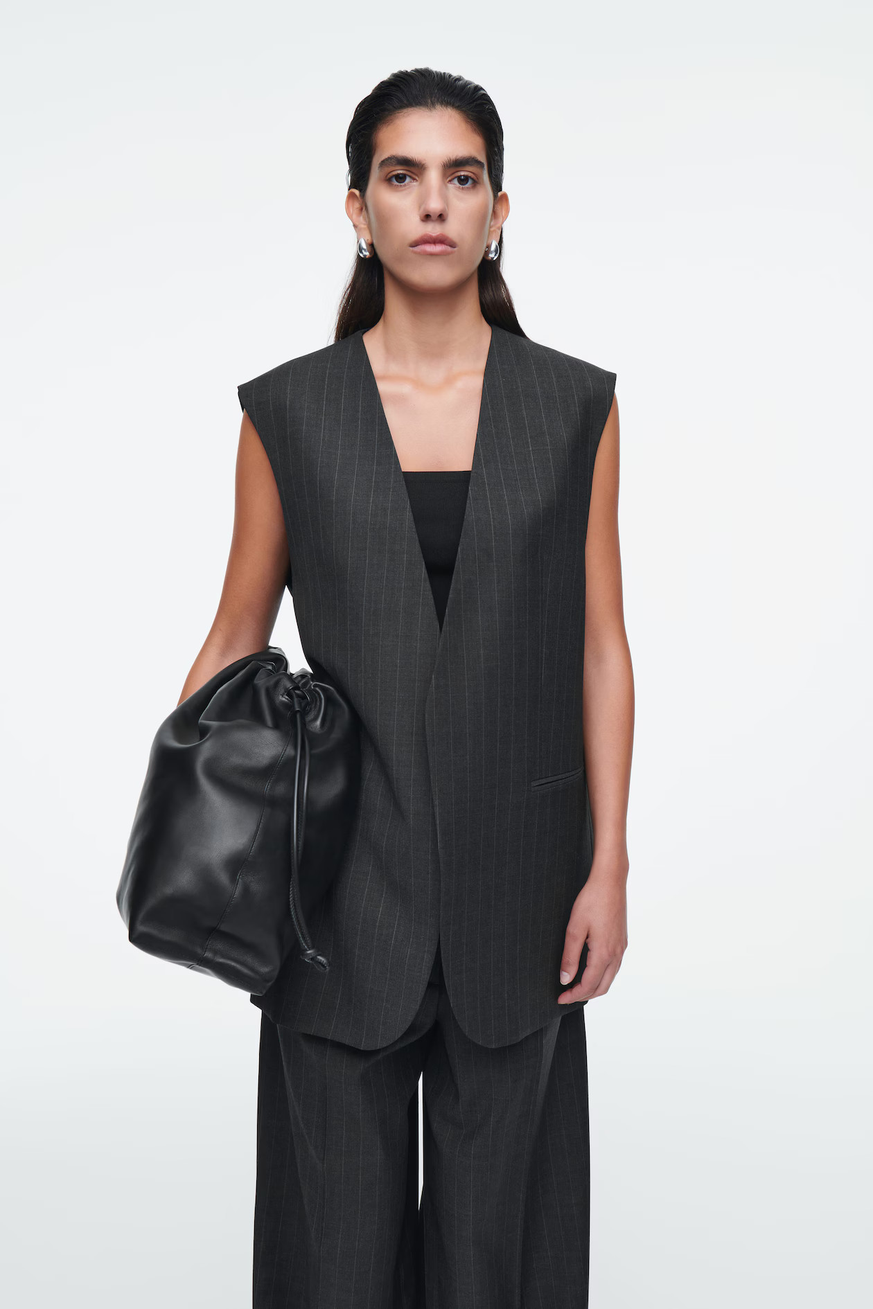 CAVATELLI OVERSIZED CLUTCH - LEATHER - BLACK | COS (EU)