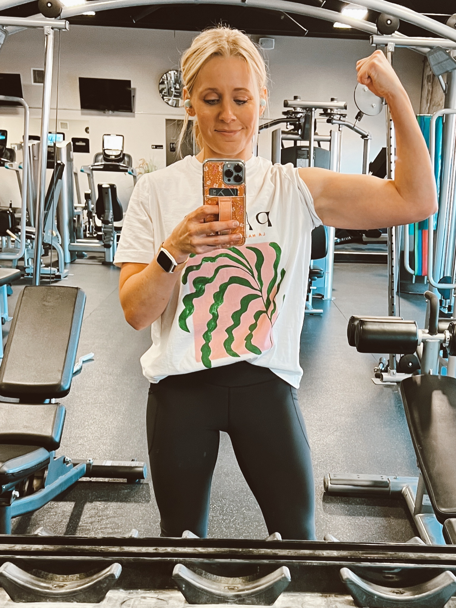 My favorite non-high-end workout leggings = Old Navy’s High Waisted Powersoft (with pockets) 

Even better, they’re 40% off right now. 

#LTKSaleAlert #LTKMostLoved #LTKFitness